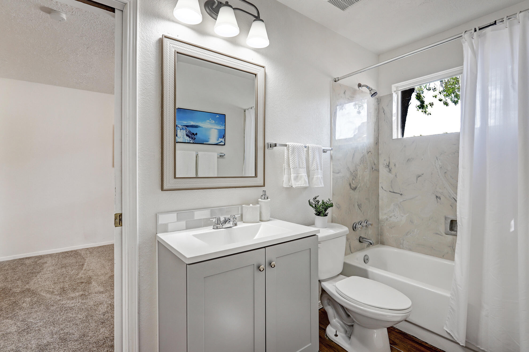 1600 ROSEWOOD Avenue NW