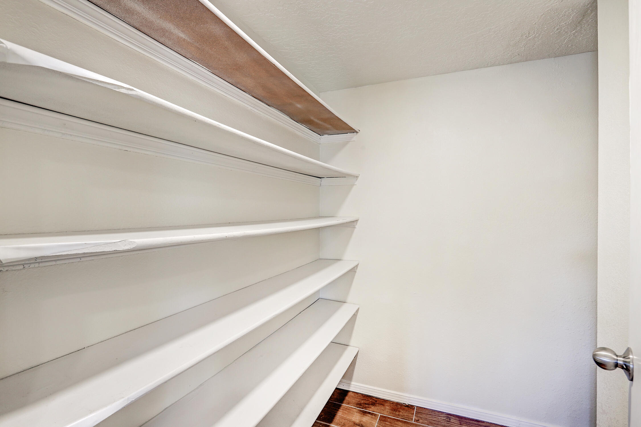 1600 ROSEWOOD Avenue NW