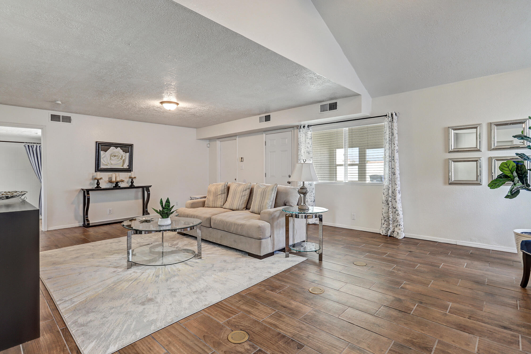 1600 ROSEWOOD Avenue NW