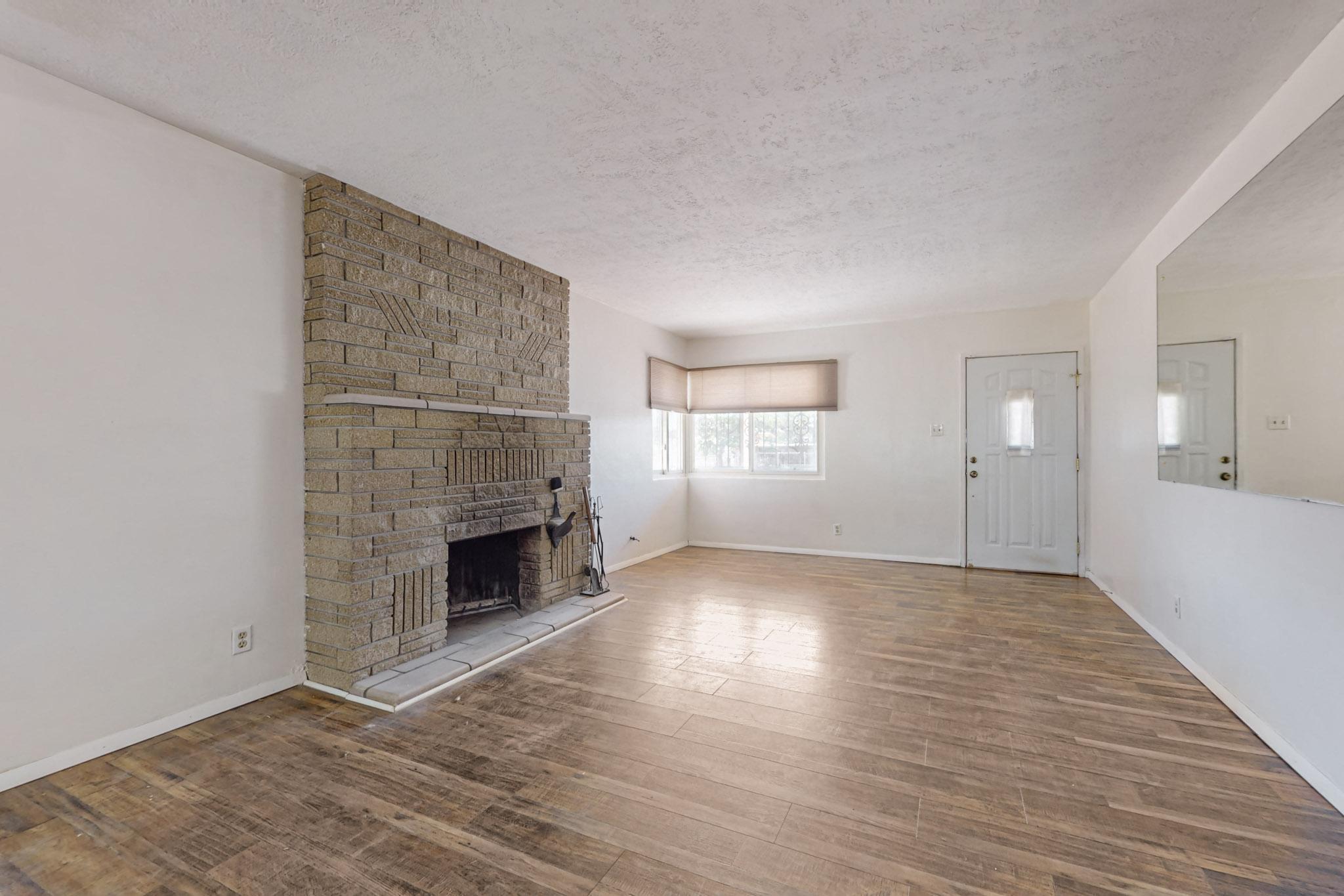 2610 MESA LINDA Drive NE