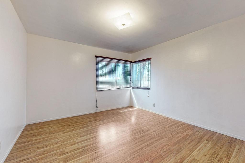 2610 MESA LINDA Drive NE