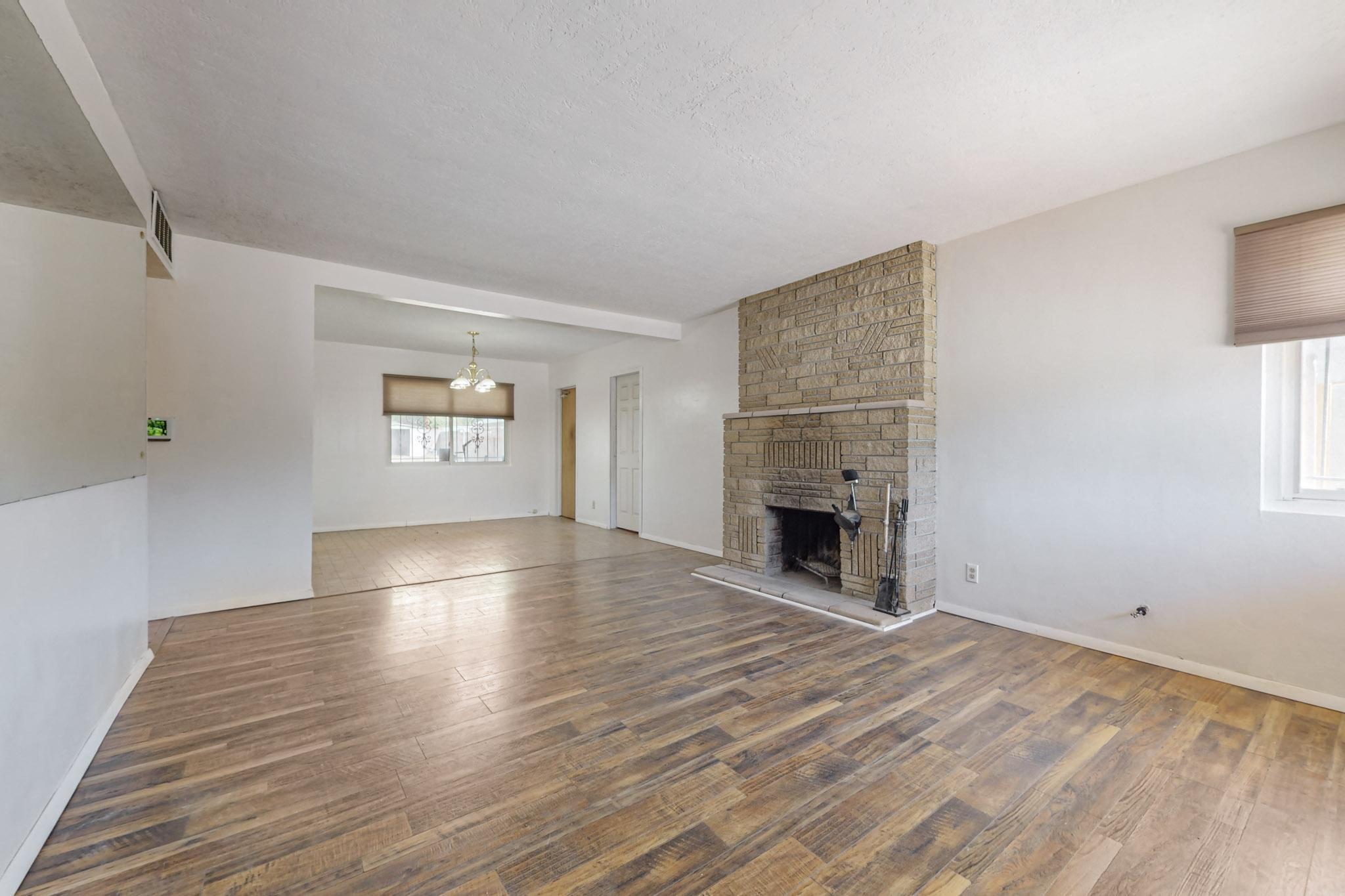 2610 MESA LINDA Drive NE