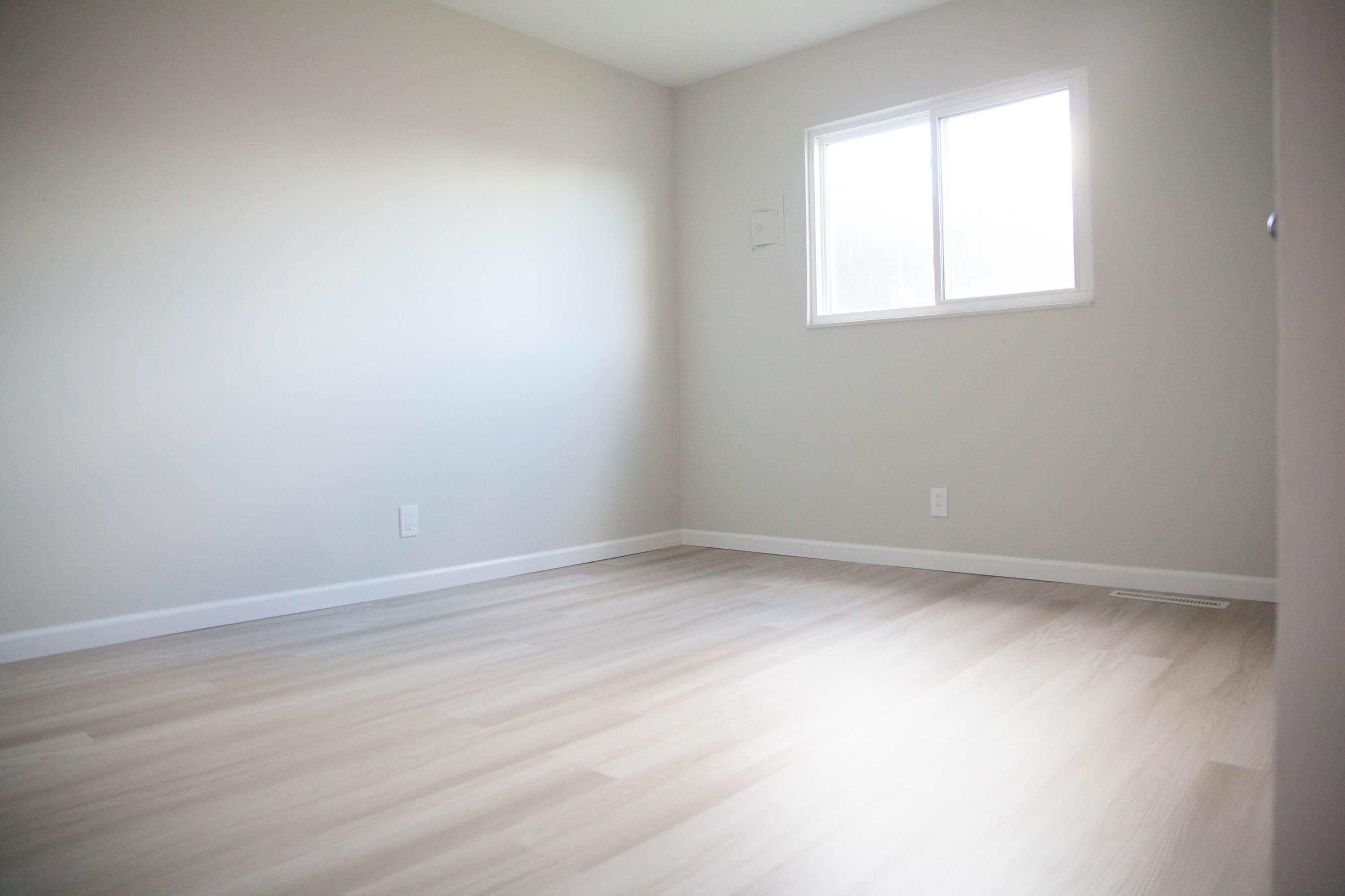 11004 WOODLAND Avenue NE