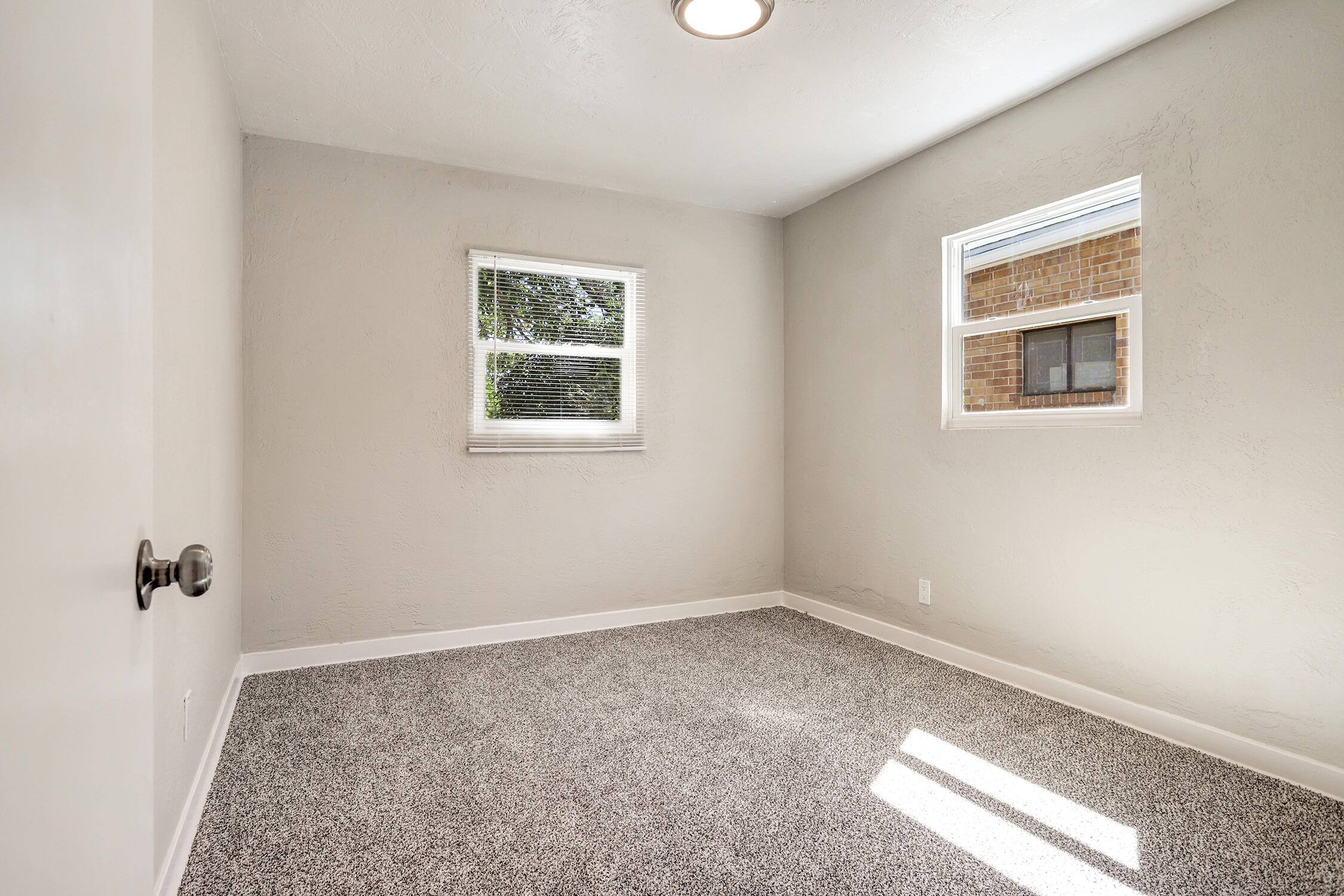 829 INDIANA Street SE