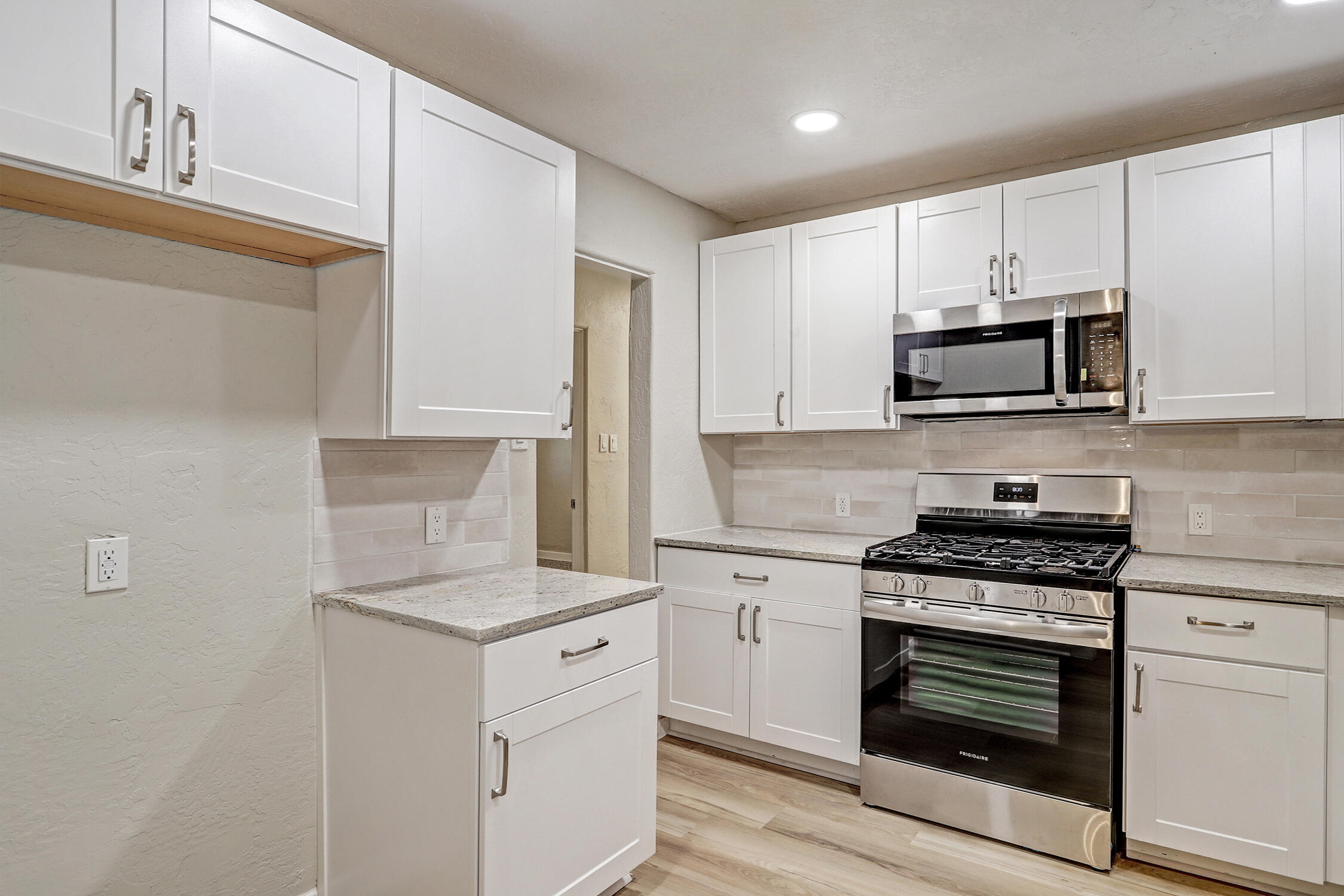 829 INDIANA Street SE