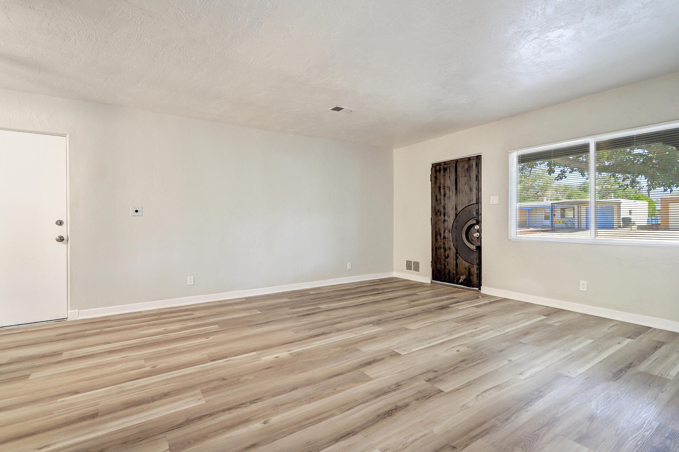 829 INDIANA Street SE