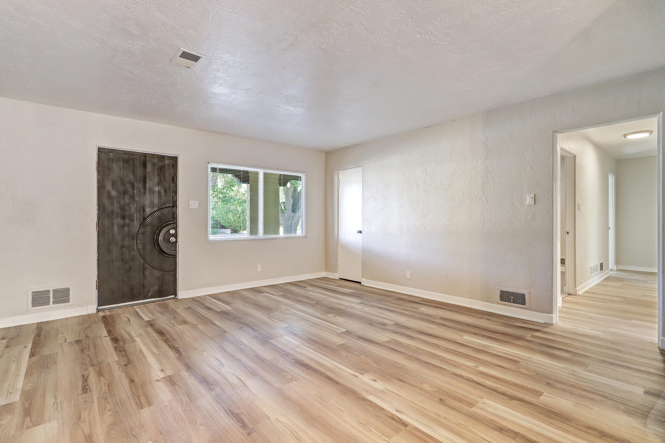 829 INDIANA Street SE