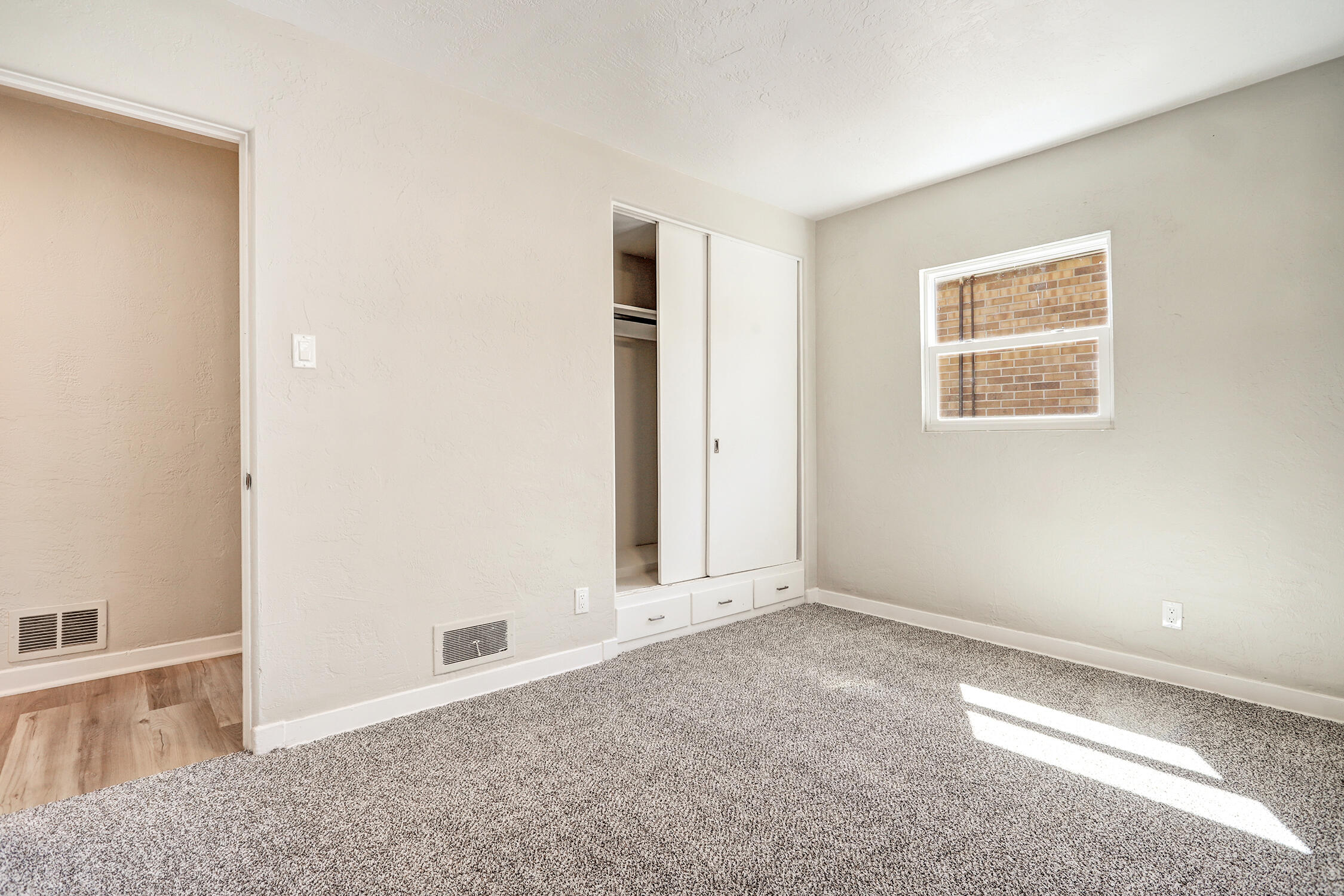 829 INDIANA Street SE