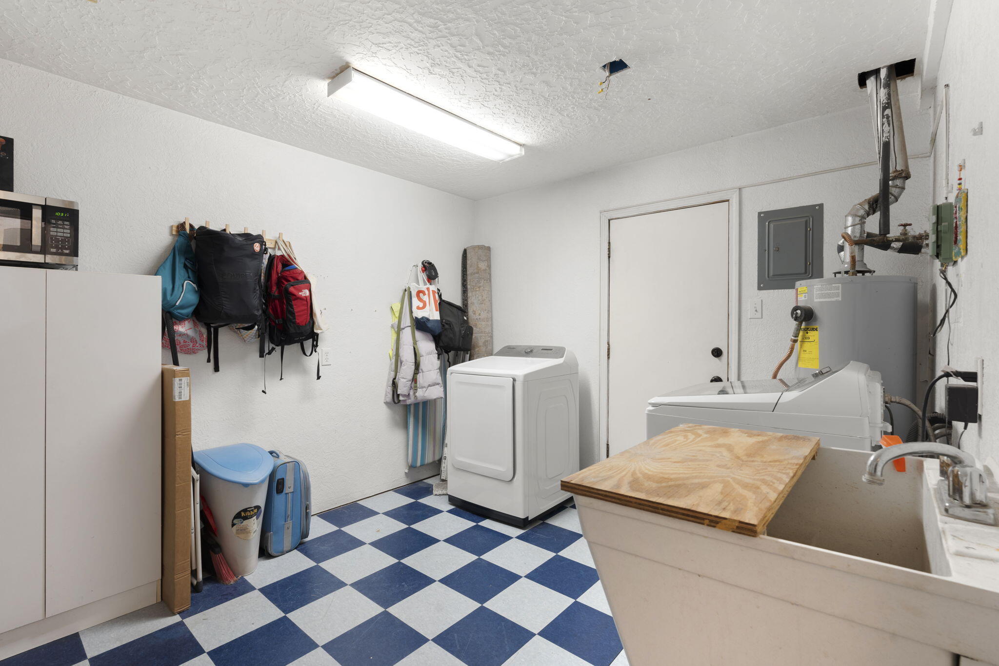 2612 CHRISTINE Street NE