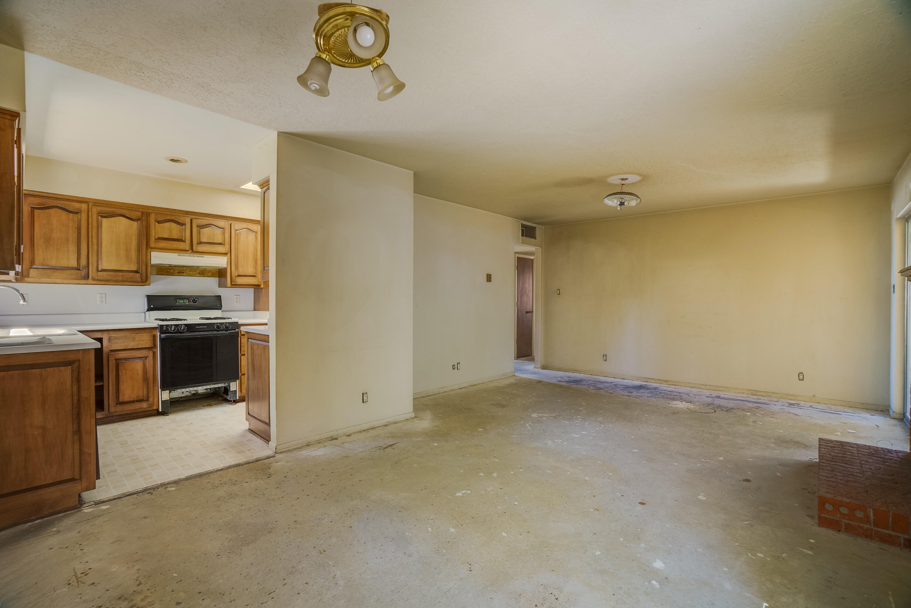 1708 KIRBY Street NE