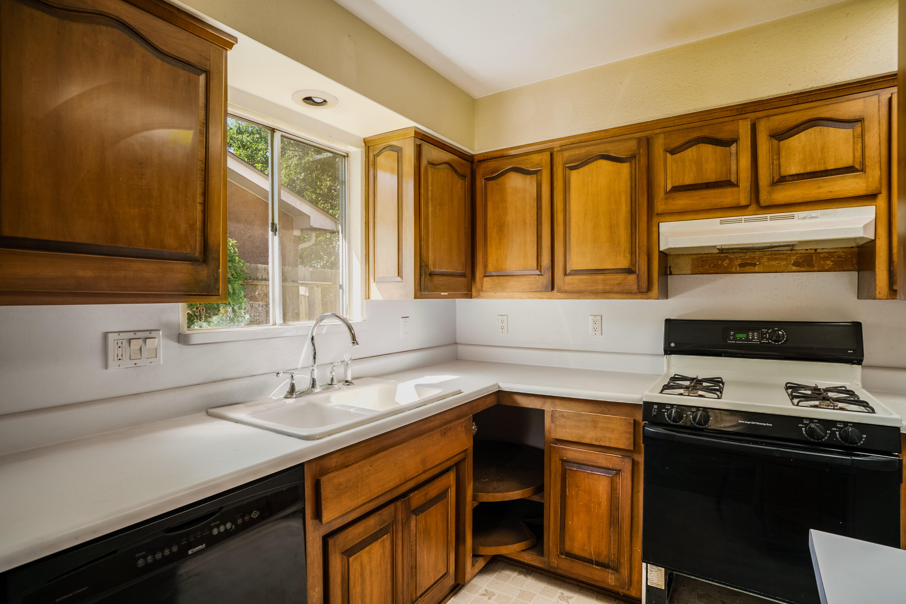 1708 KIRBY Street NE