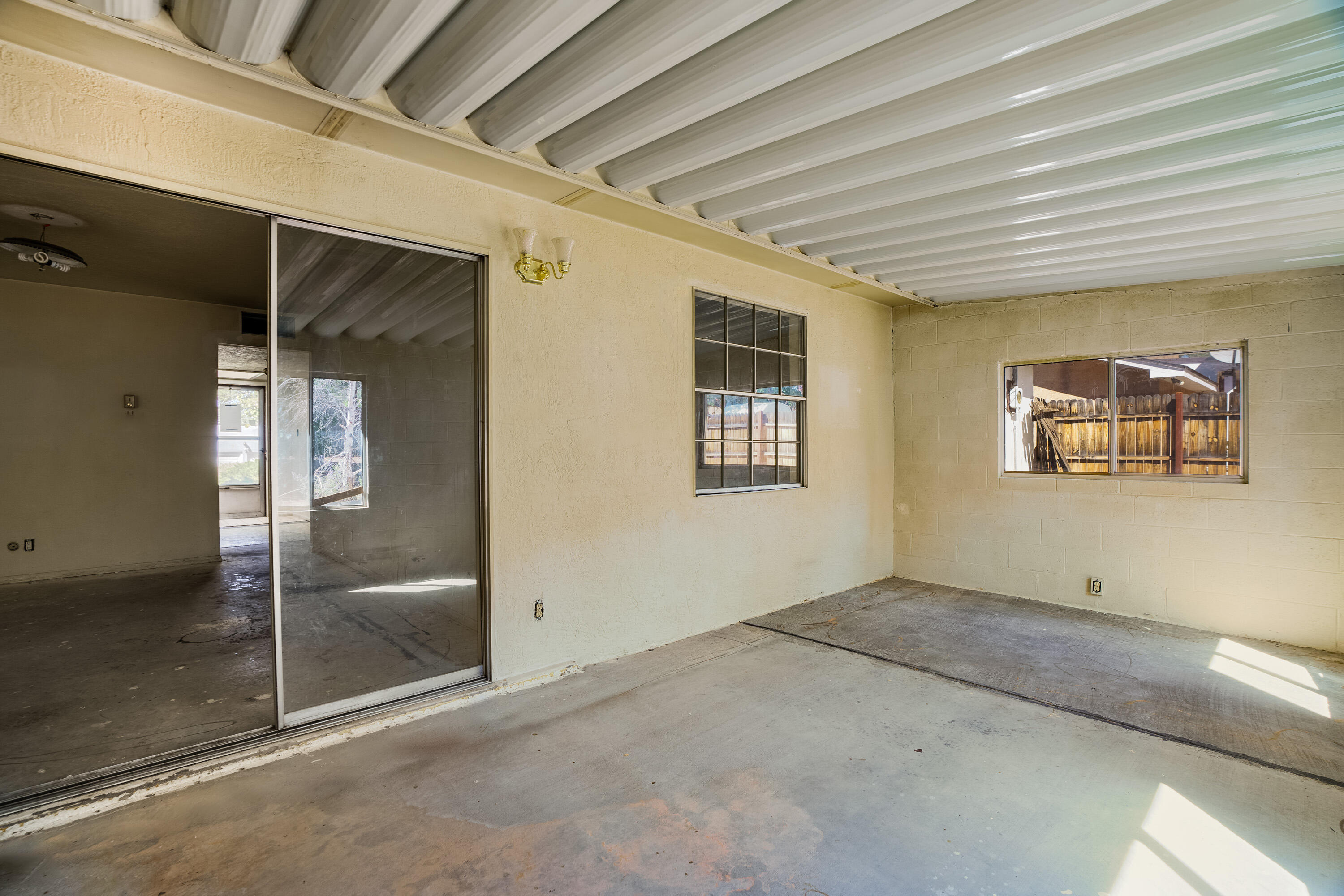 1708 KIRBY Street NE