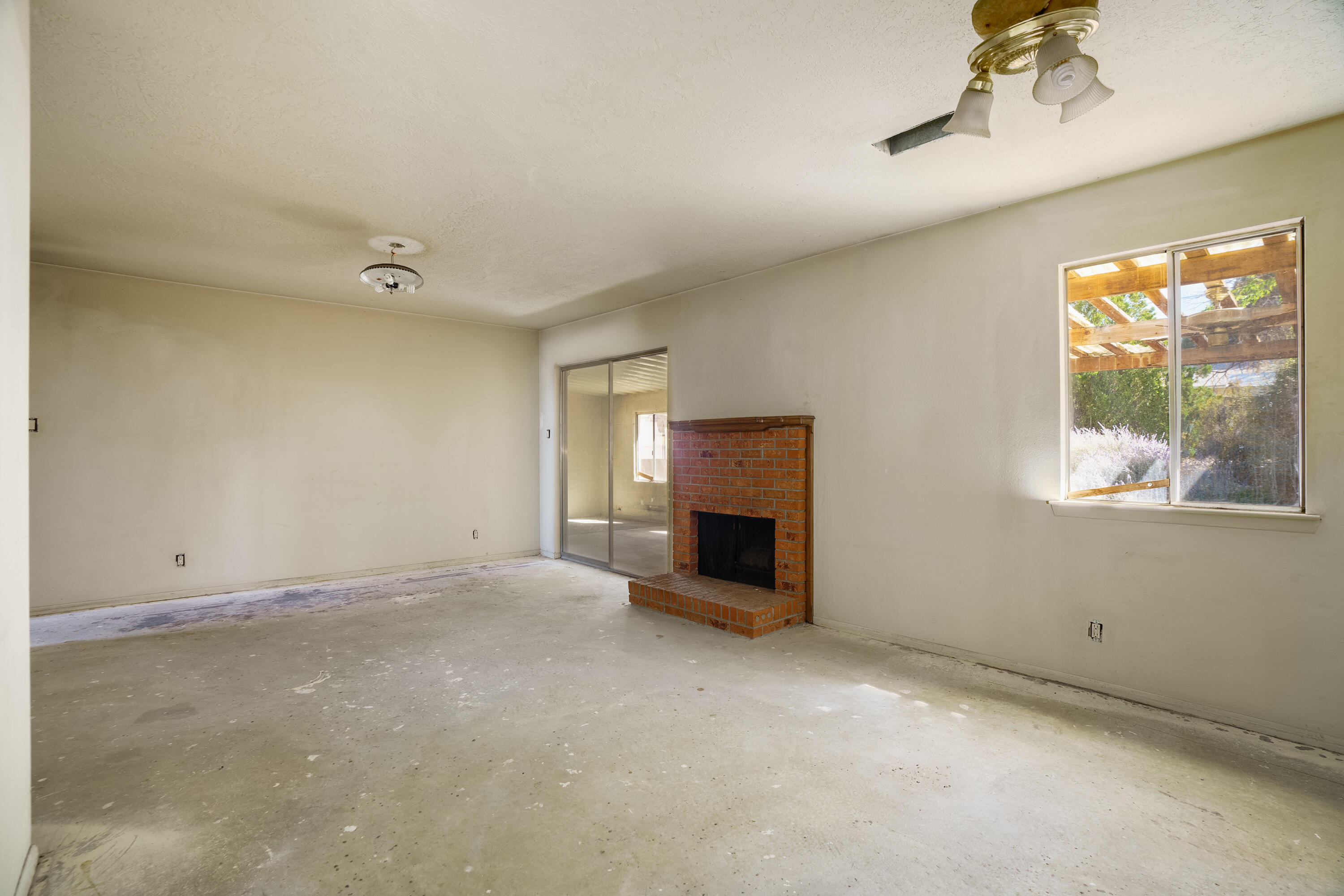 1708 KIRBY Street NE