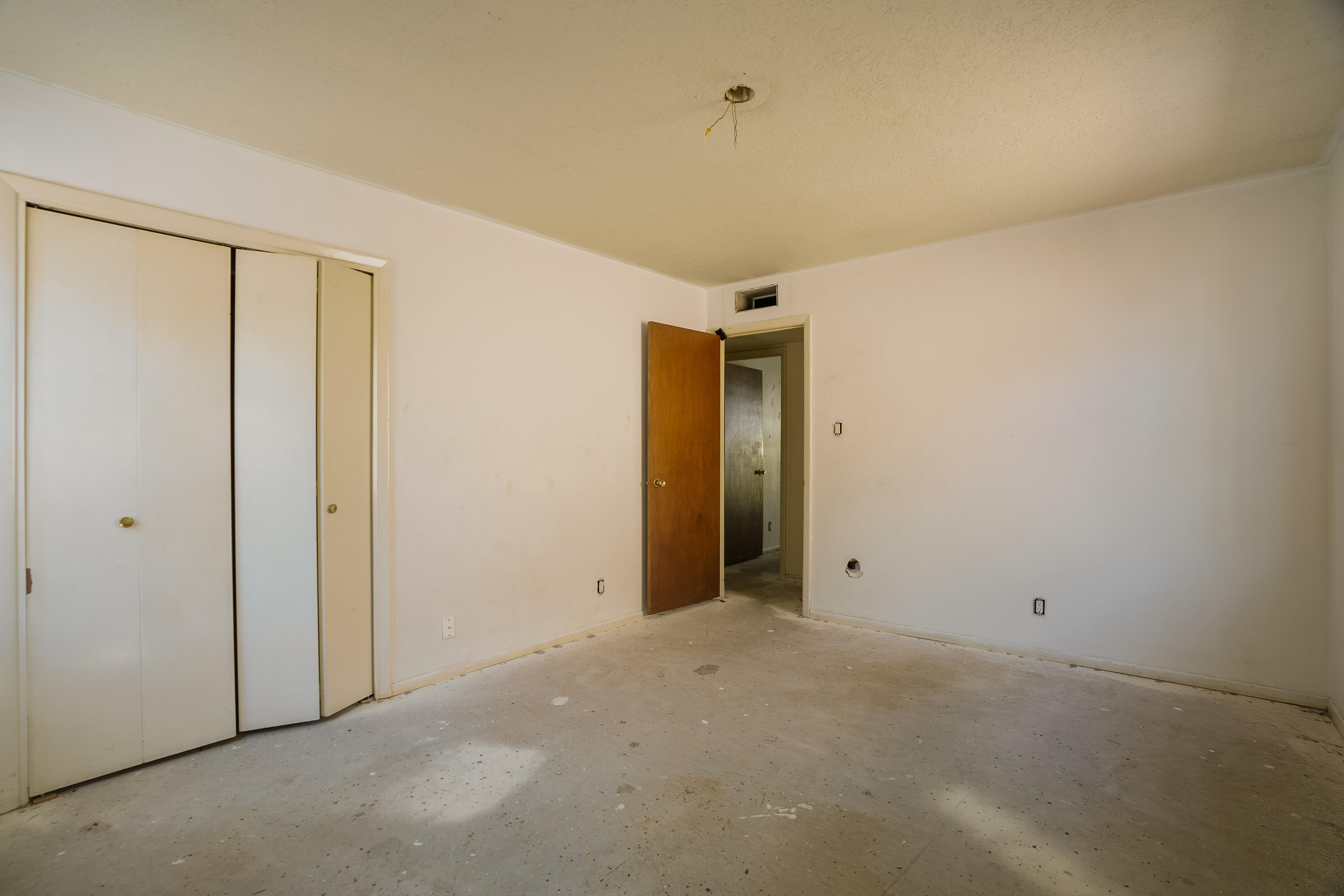 1708 KIRBY Street NE