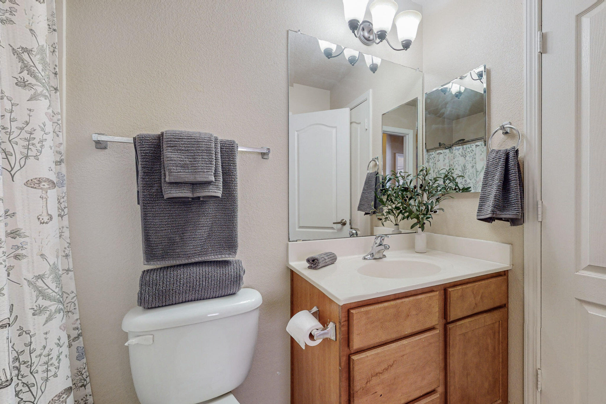 3818 CHOLLA Drive NE