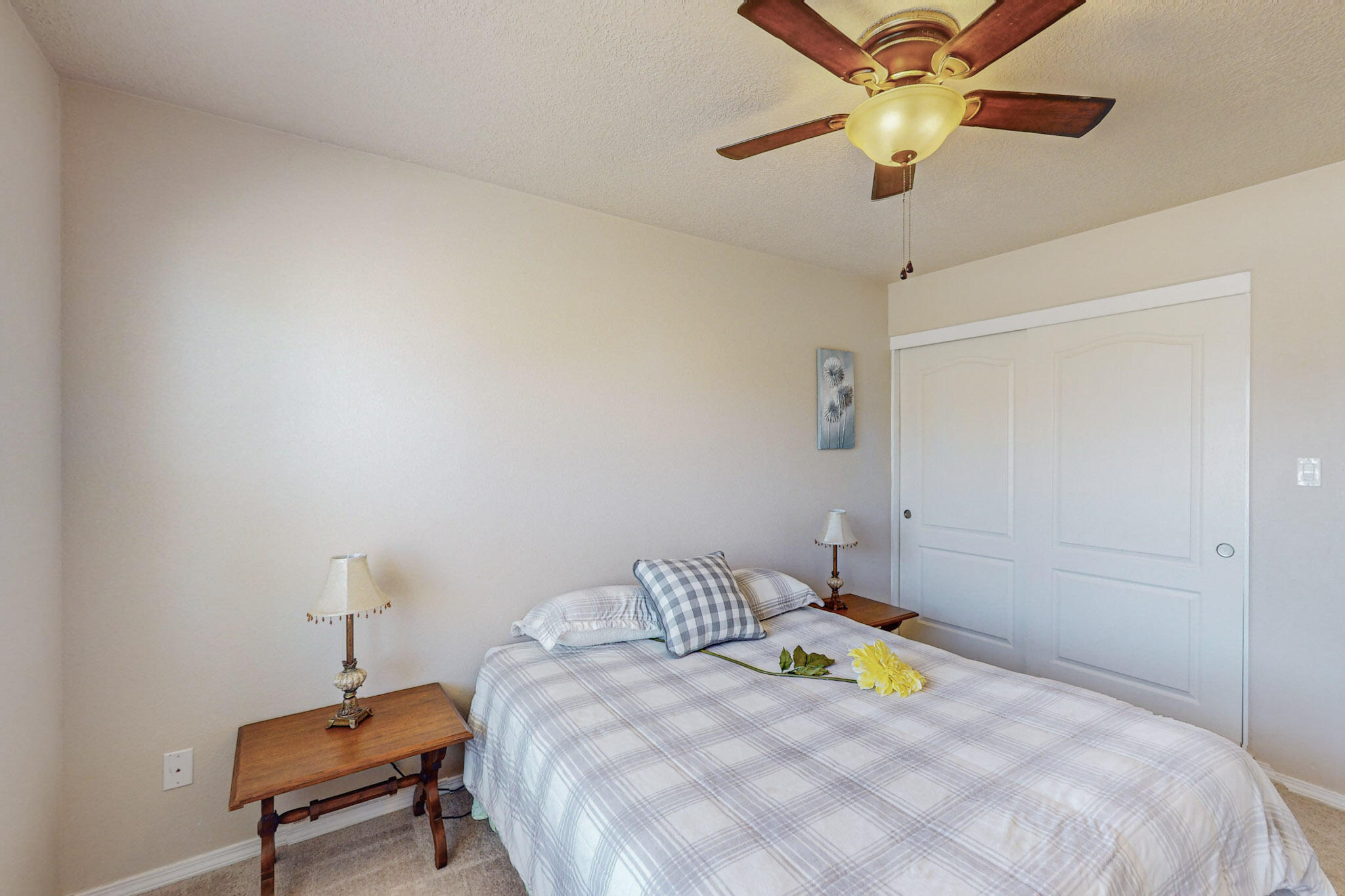 3818 CHOLLA Drive NE