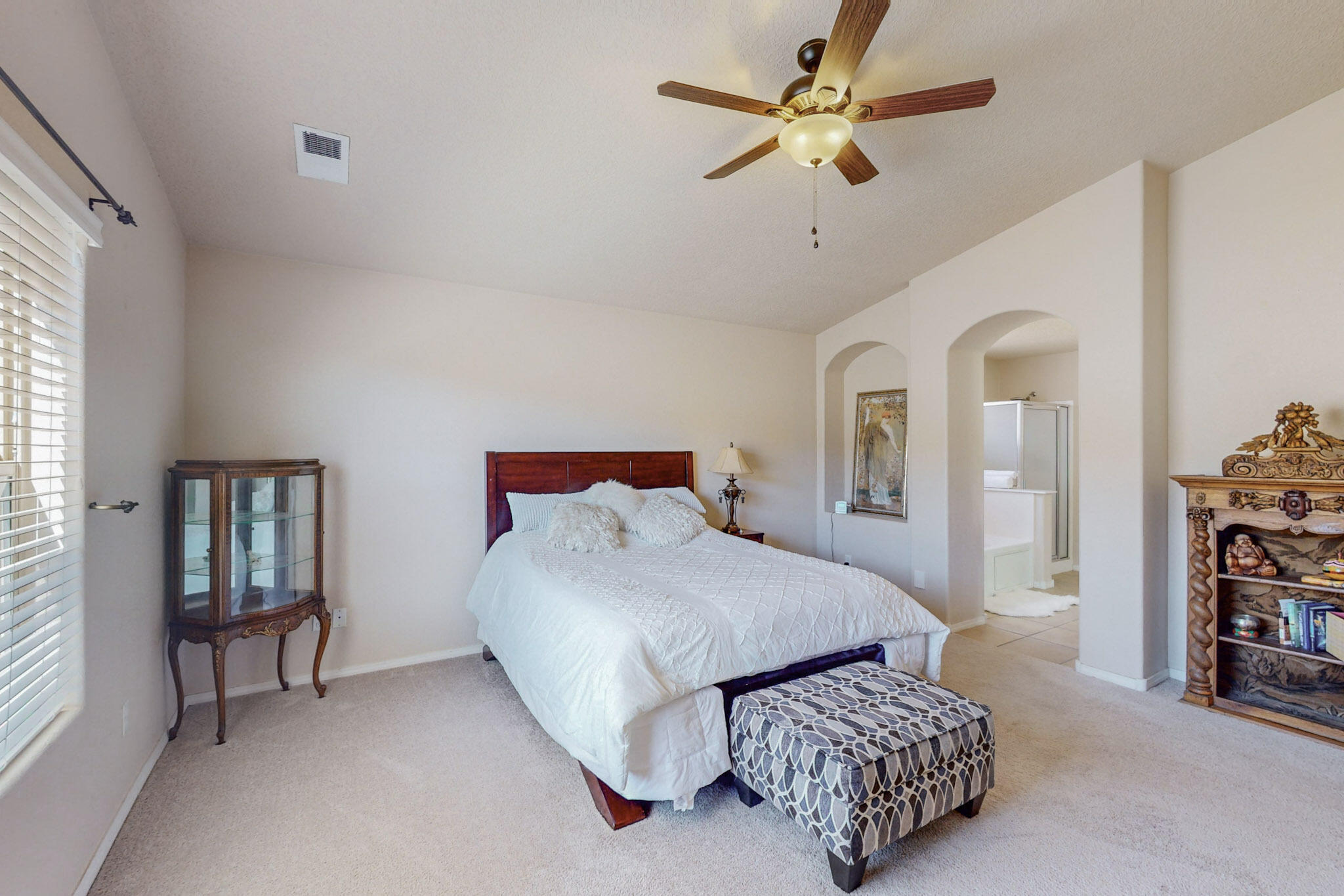 3818 CHOLLA Drive NE