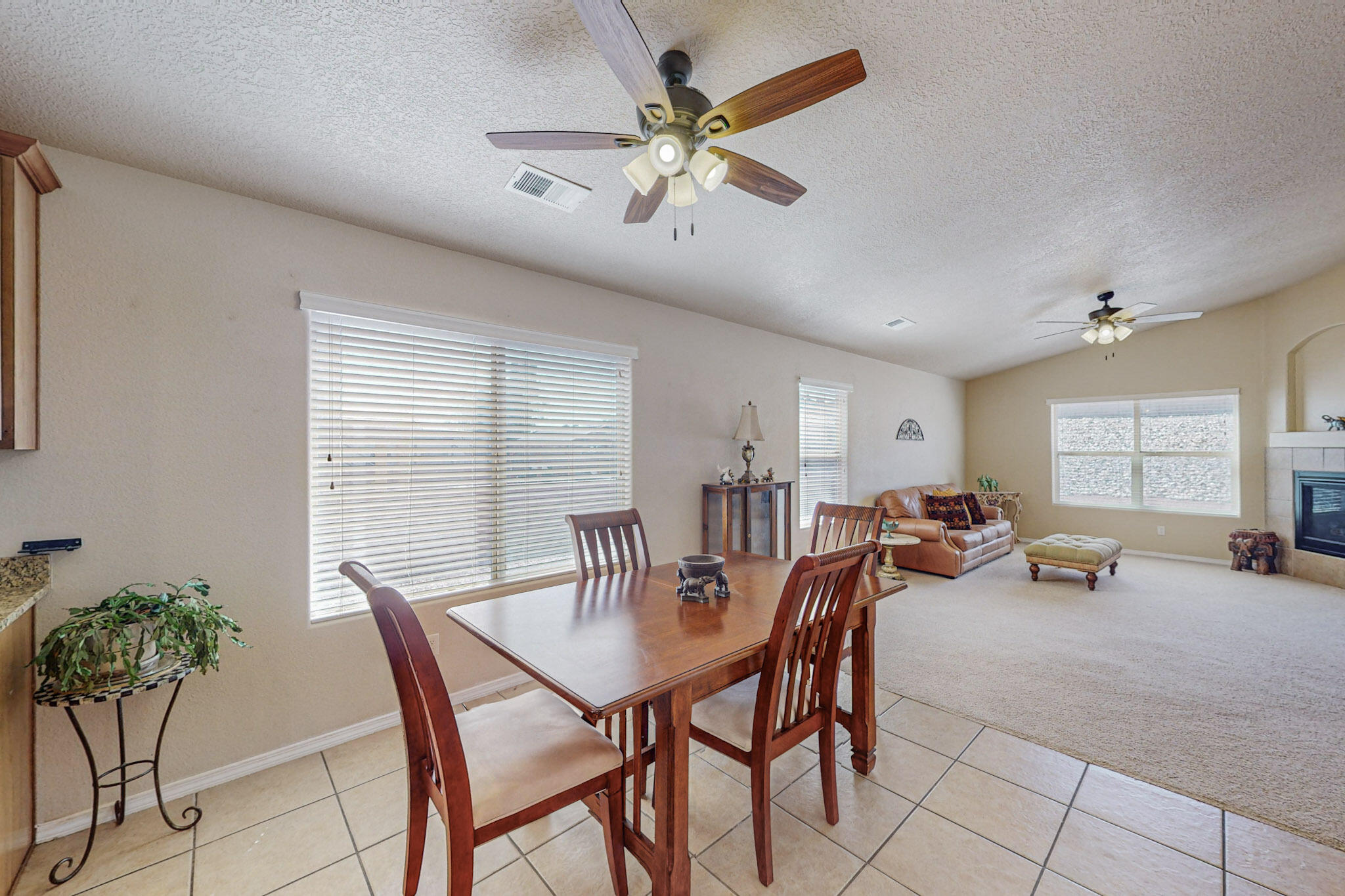 3818 CHOLLA Drive NE