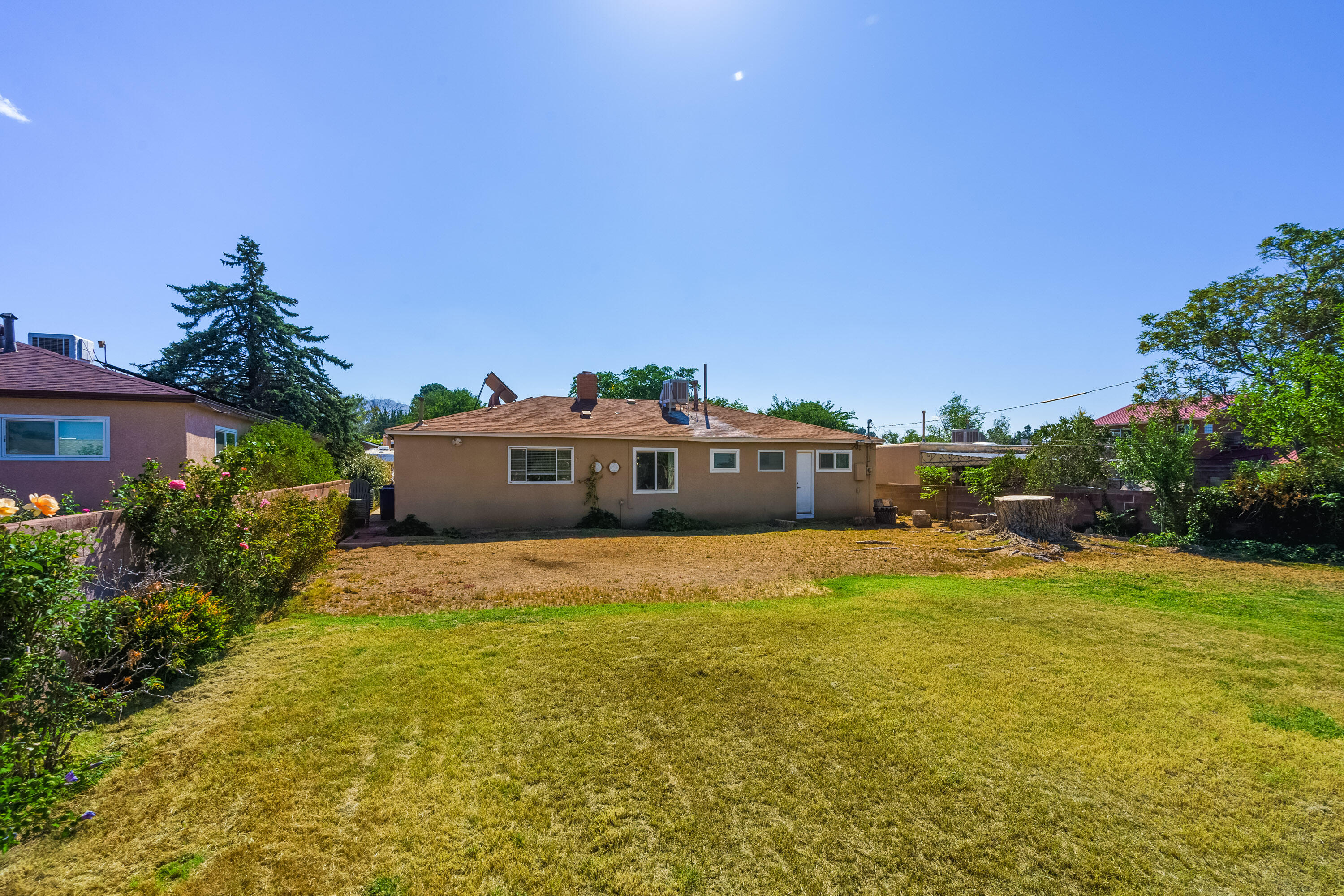 2013 MARTHA Street NE