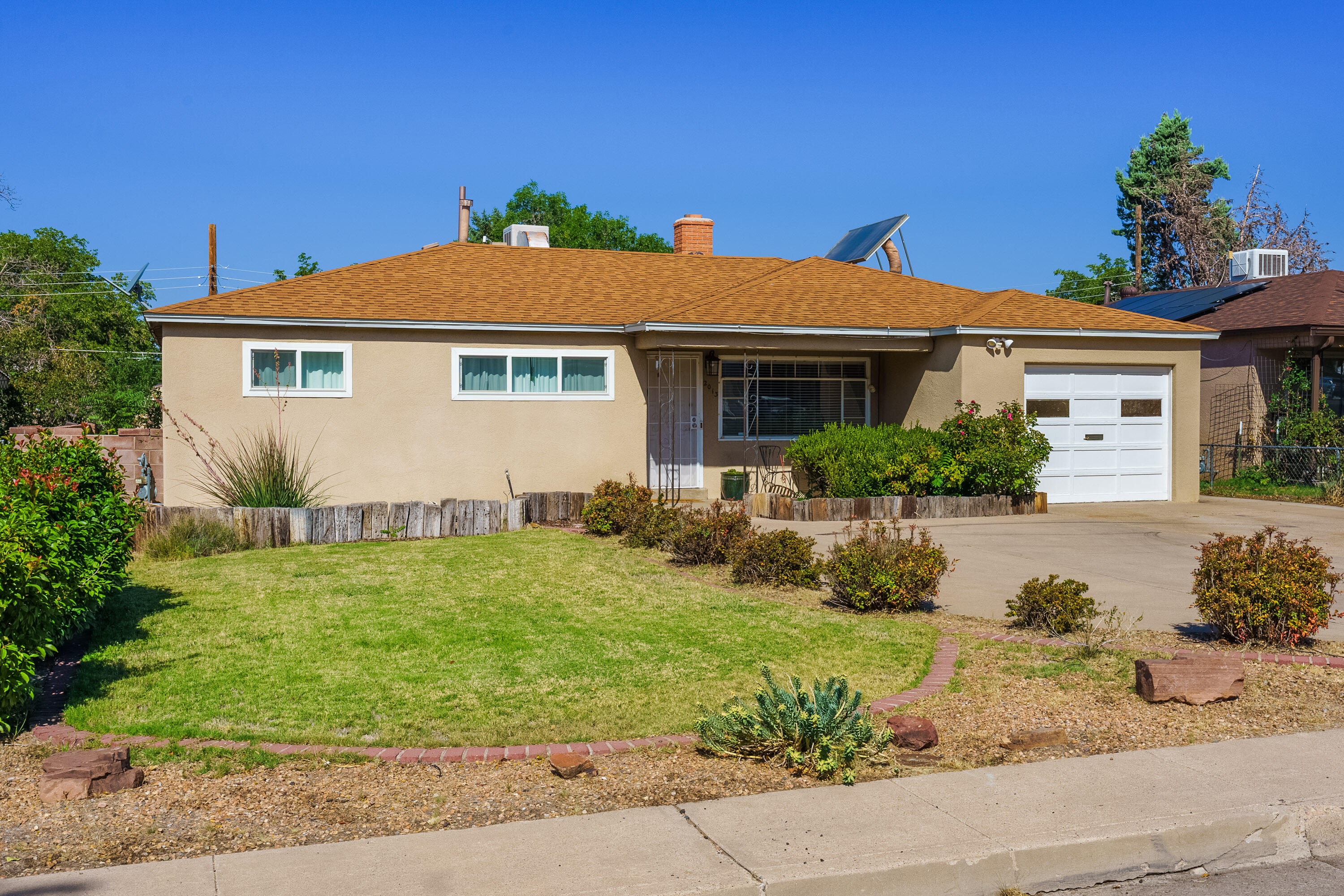 2013 MARTHA Street NE