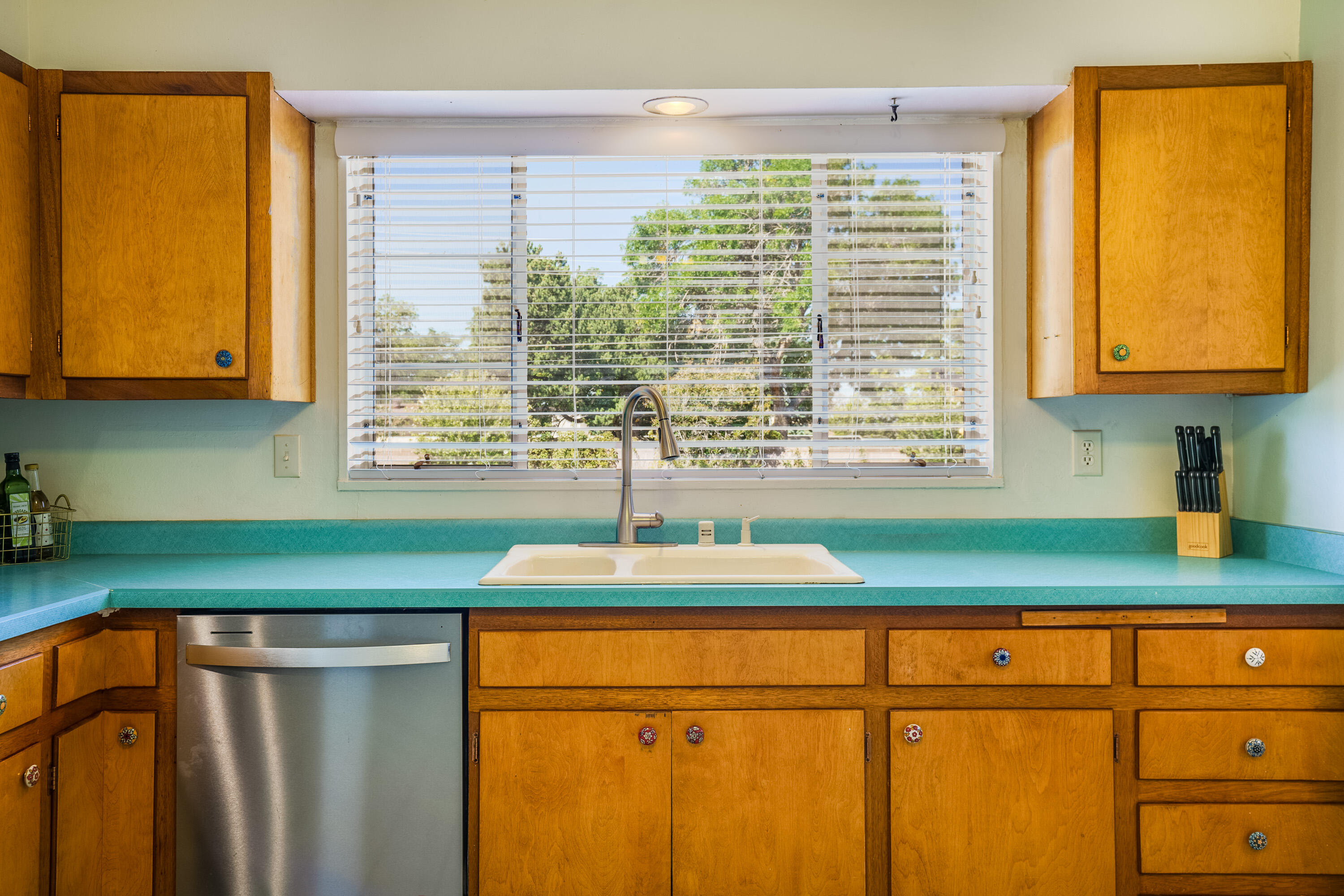 2013 MARTHA Street NE