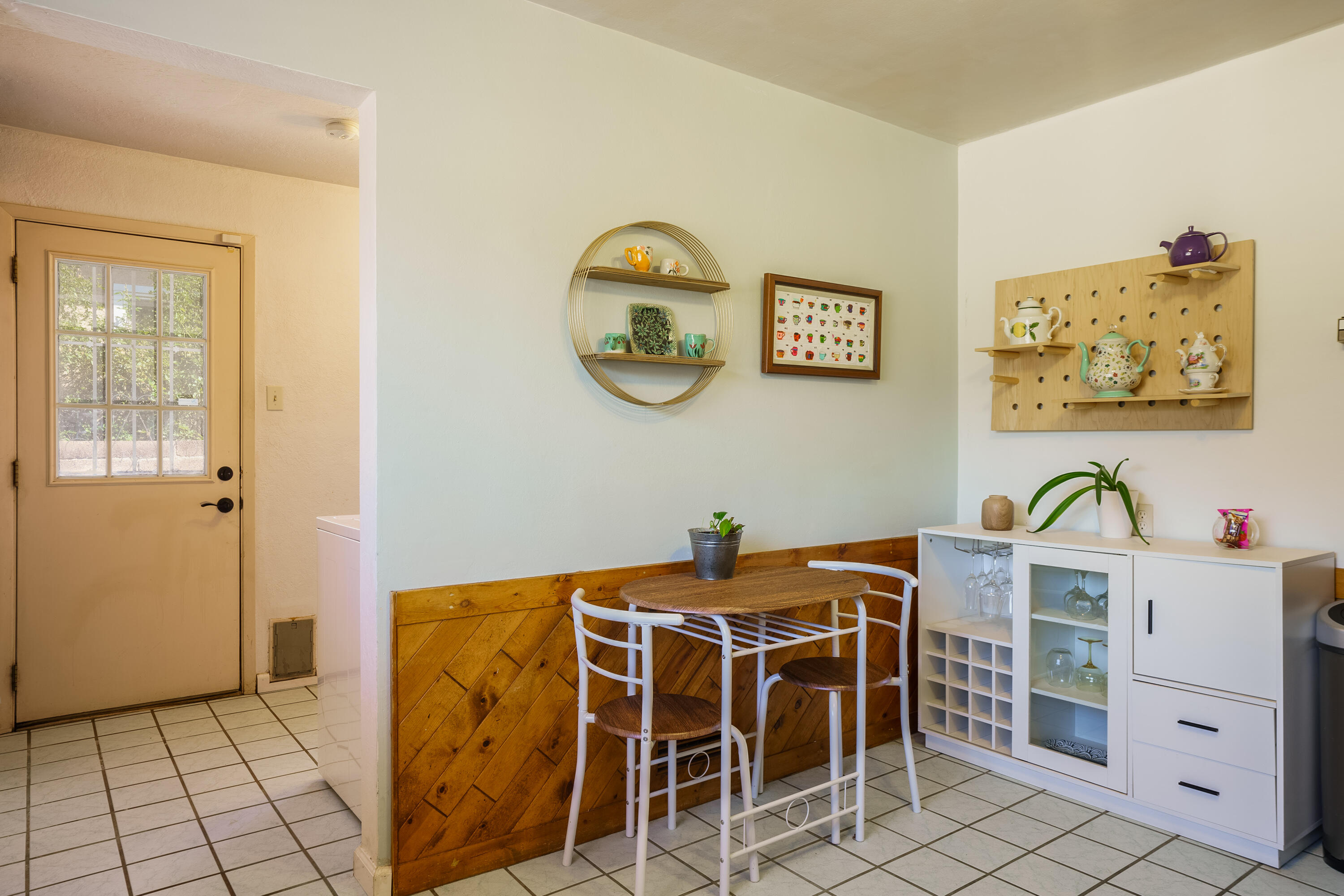 2013 MARTHA Street NE