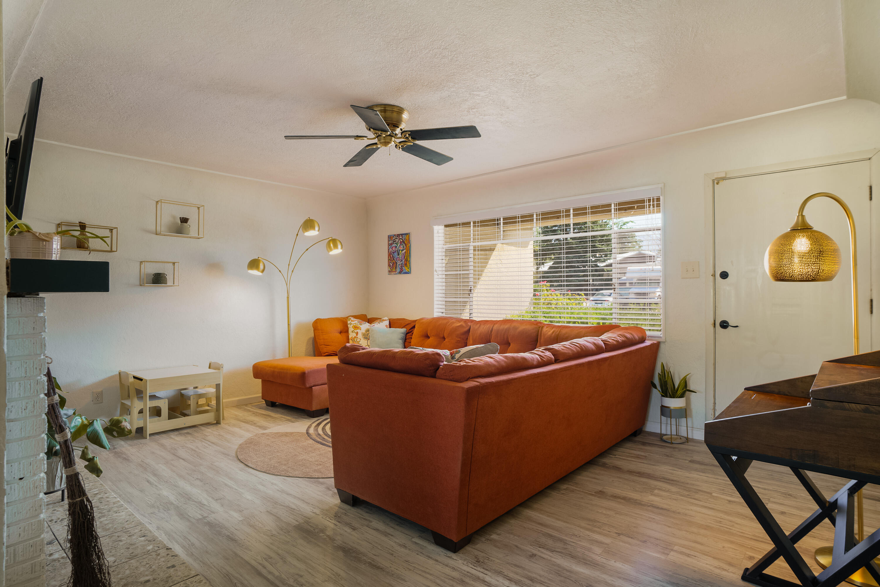 2013 MARTHA Street NE