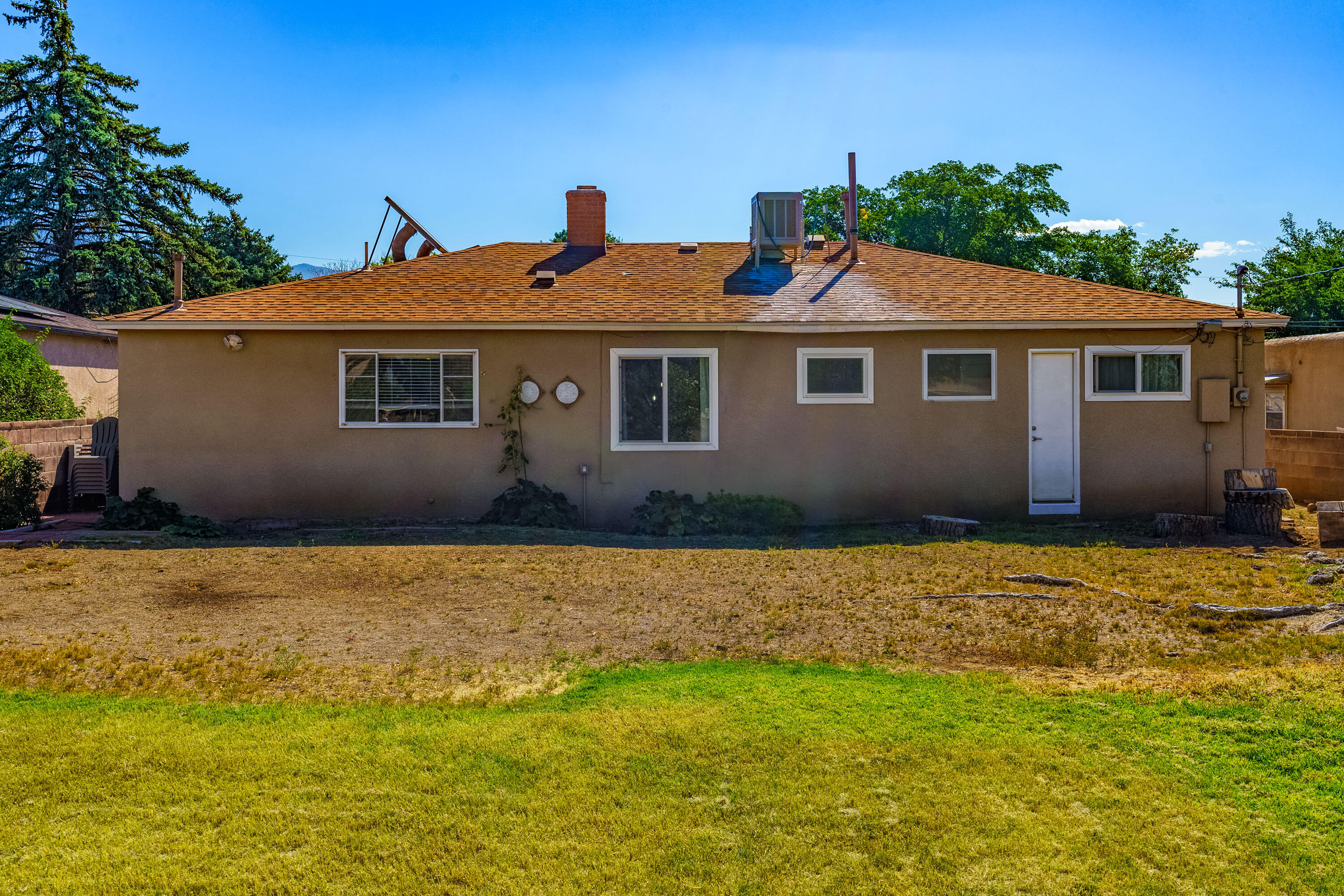 2013 MARTHA Street NE