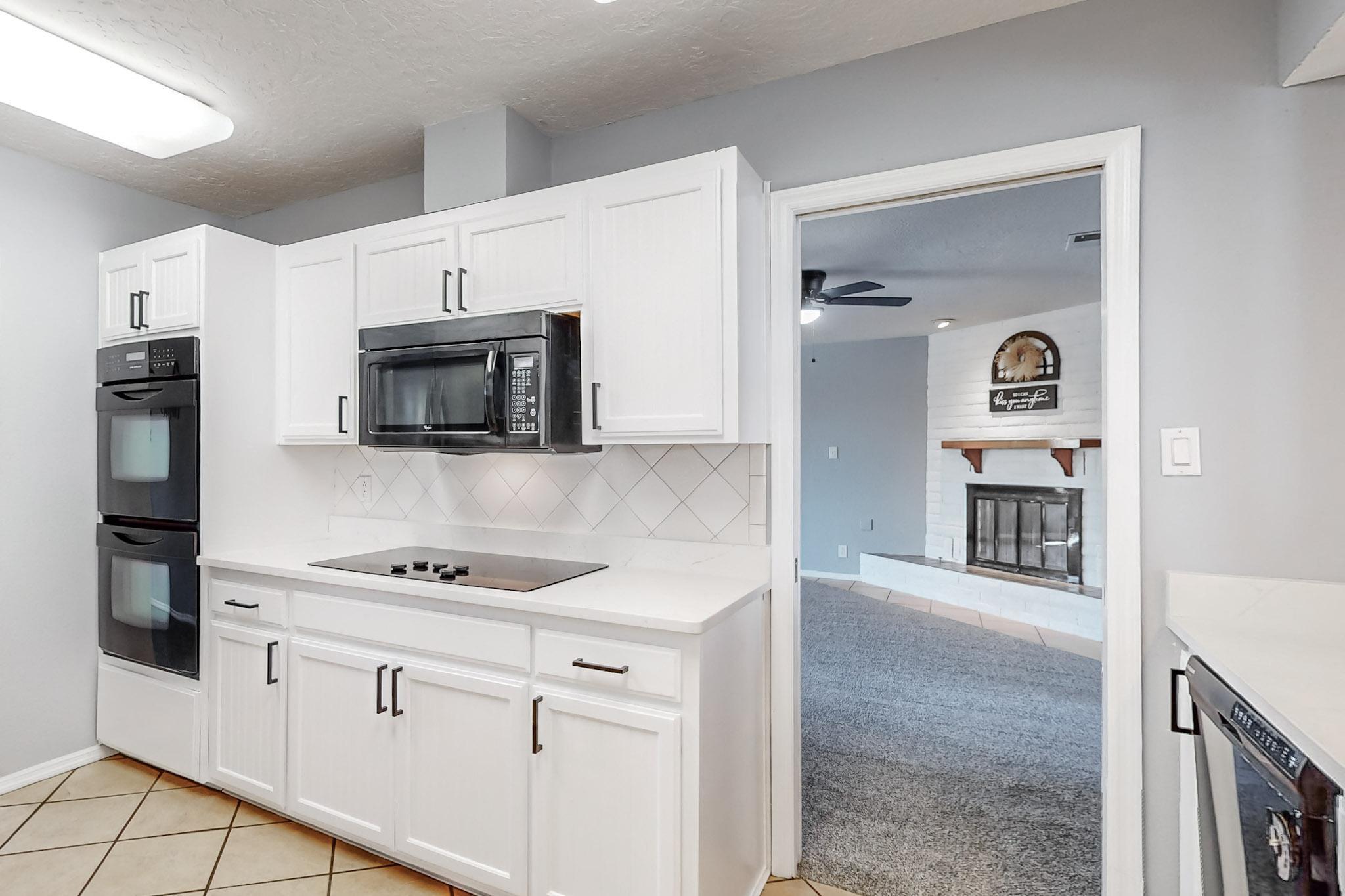 4104 GLEN CANYON Road NE