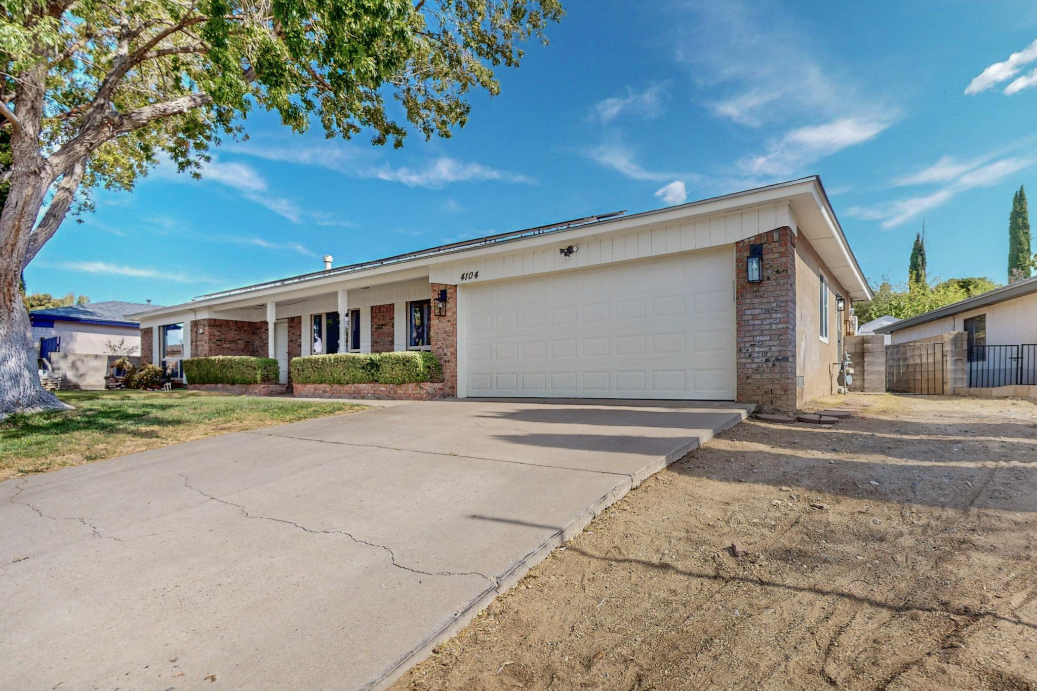 4104 GLEN CANYON Road NE