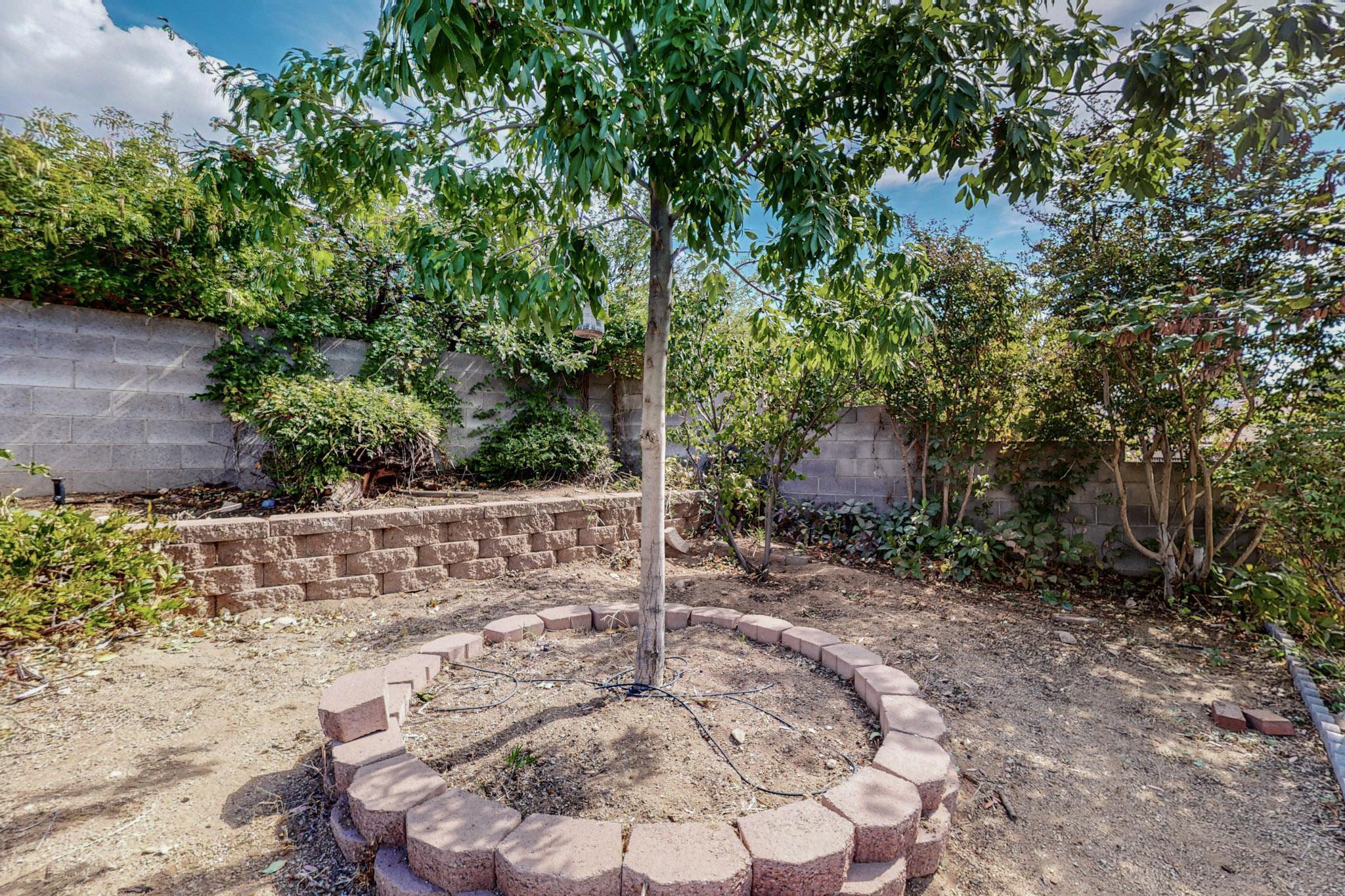 4104 GLEN CANYON Road NE