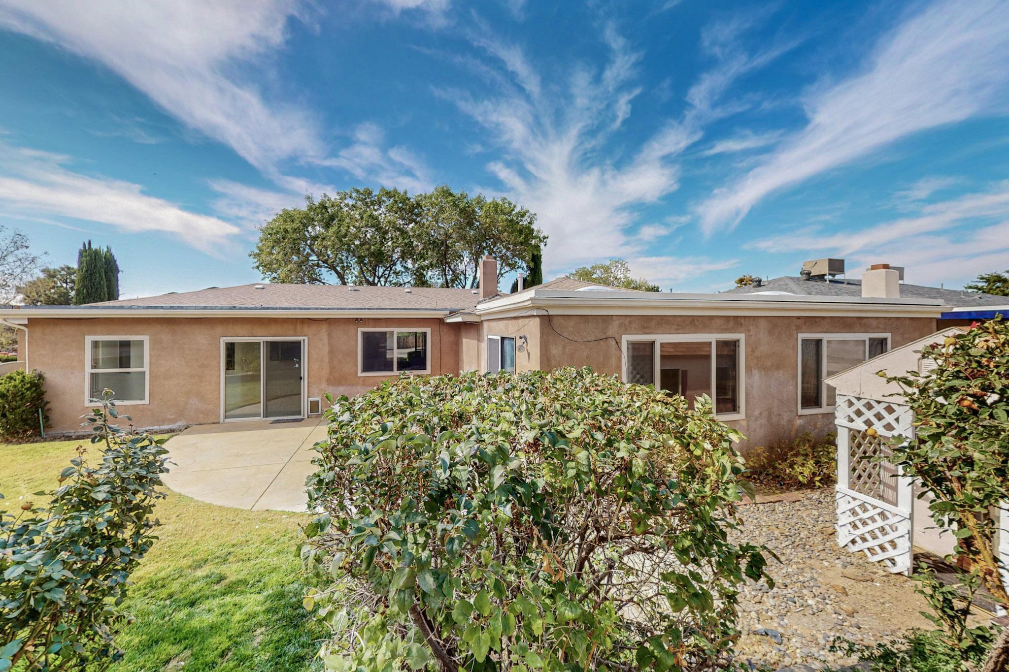 4104 GLEN CANYON Road NE