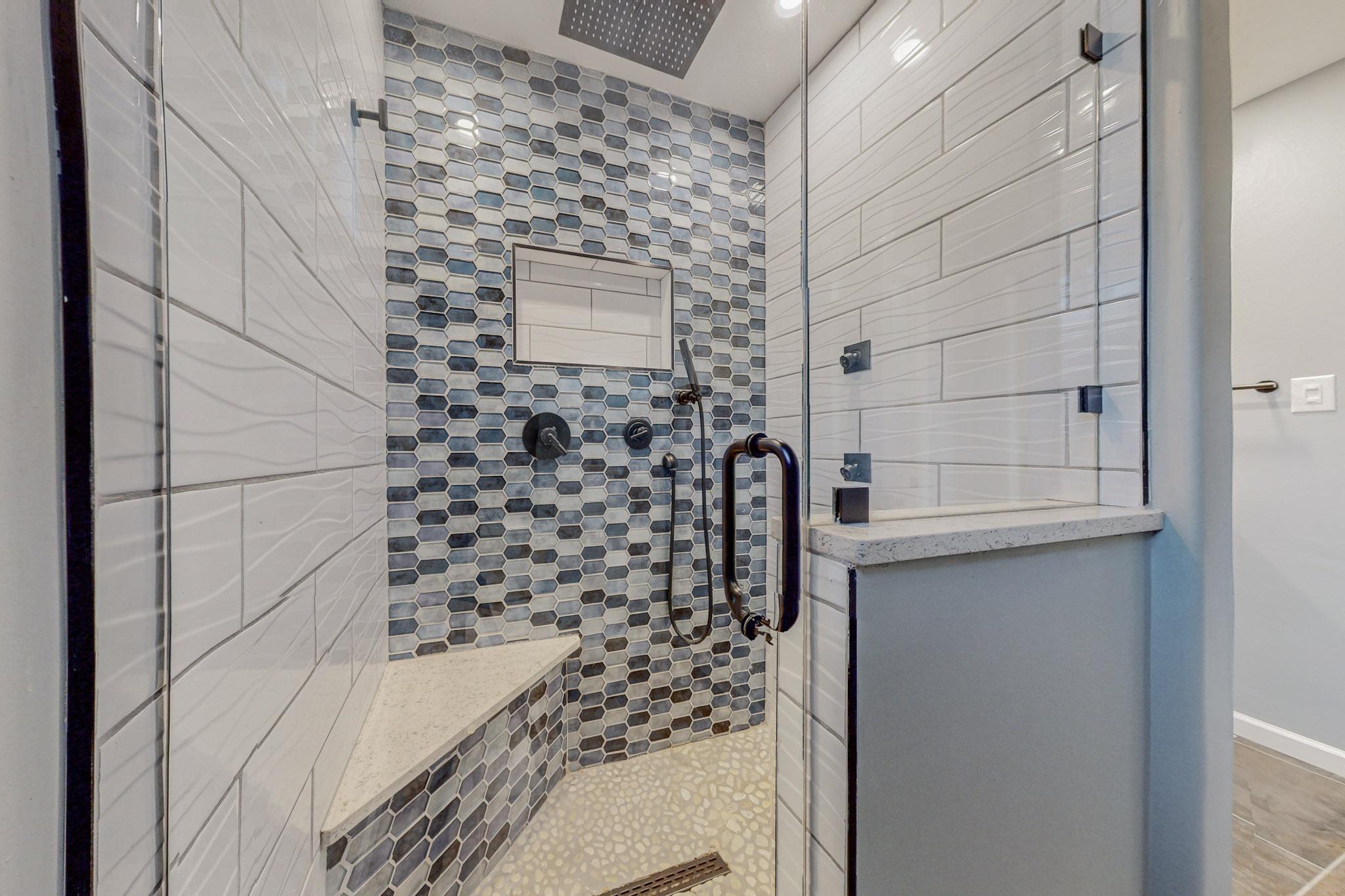 4104 GLEN CANYON Road NE