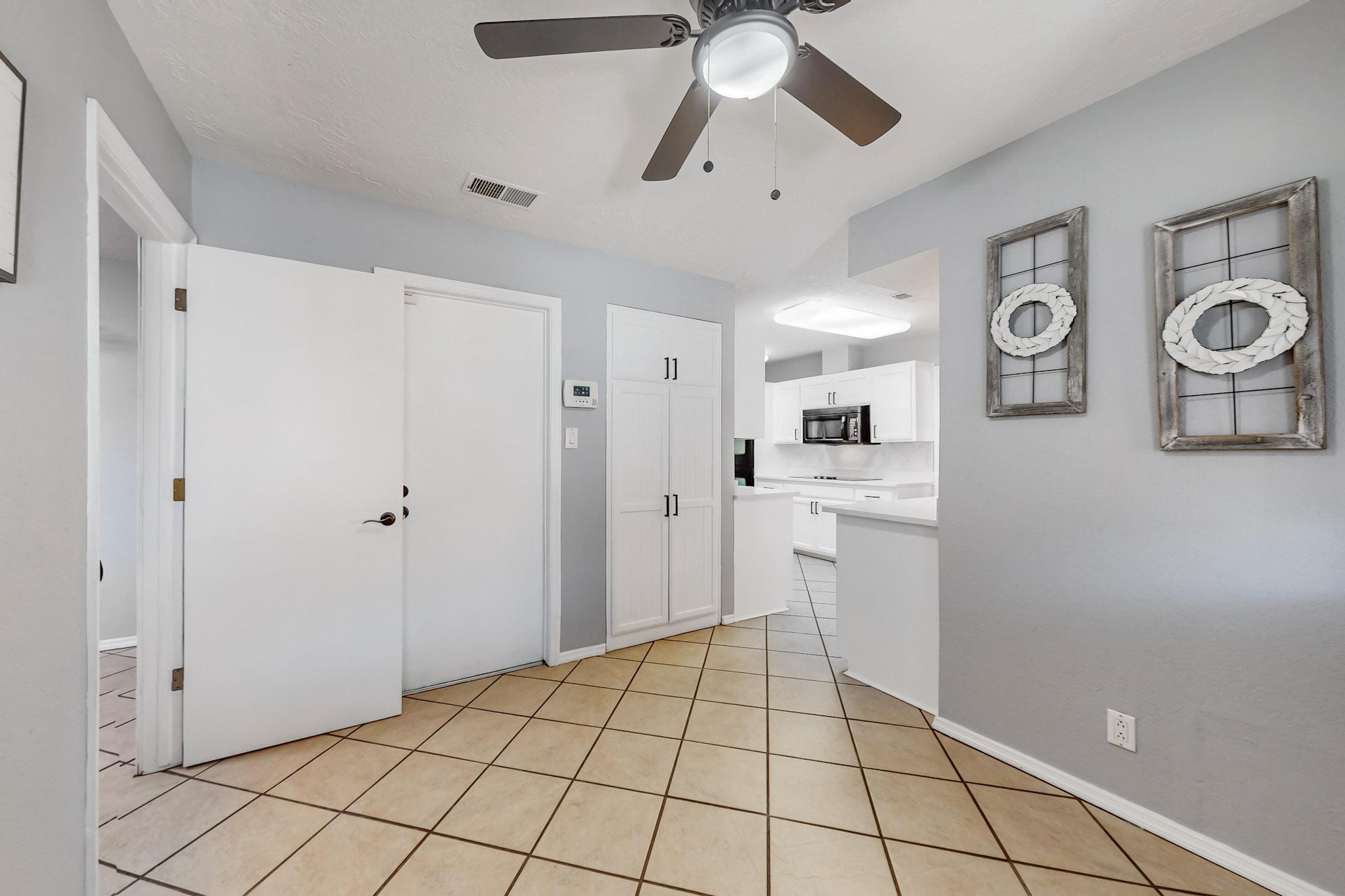 4104 GLEN CANYON Road NE