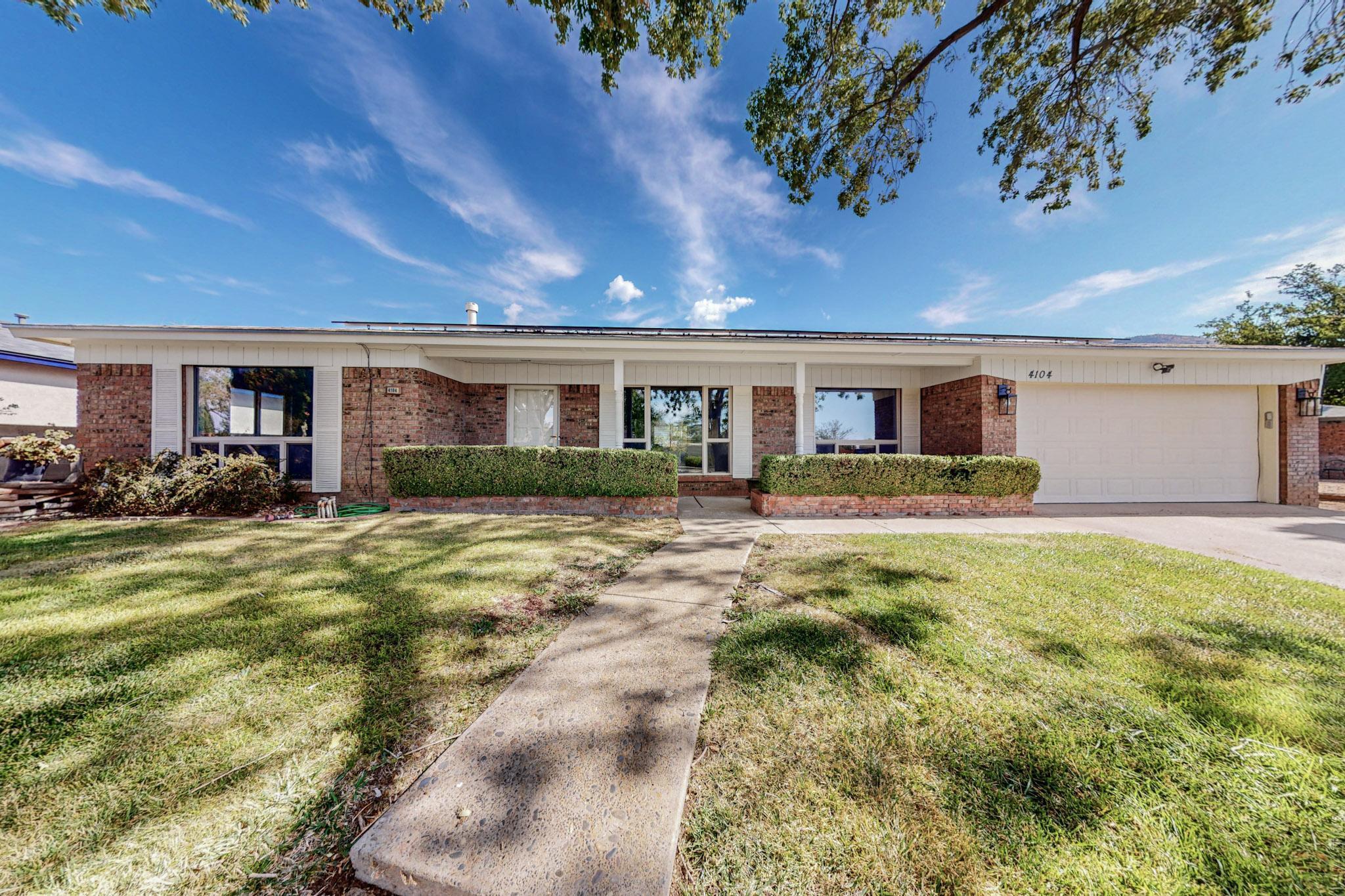 4104 GLEN CANYON Road NE