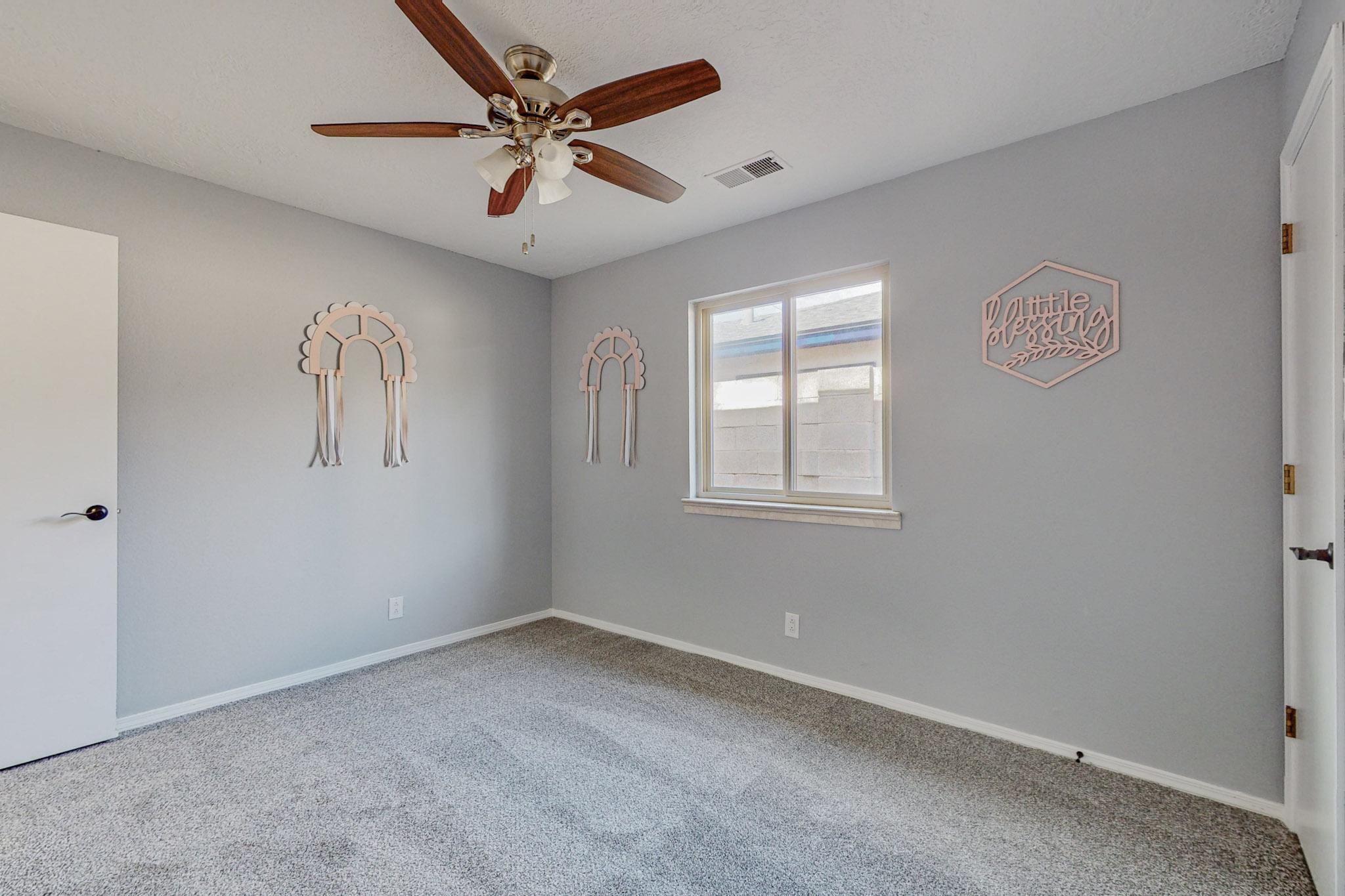 4104 GLEN CANYON Road NE