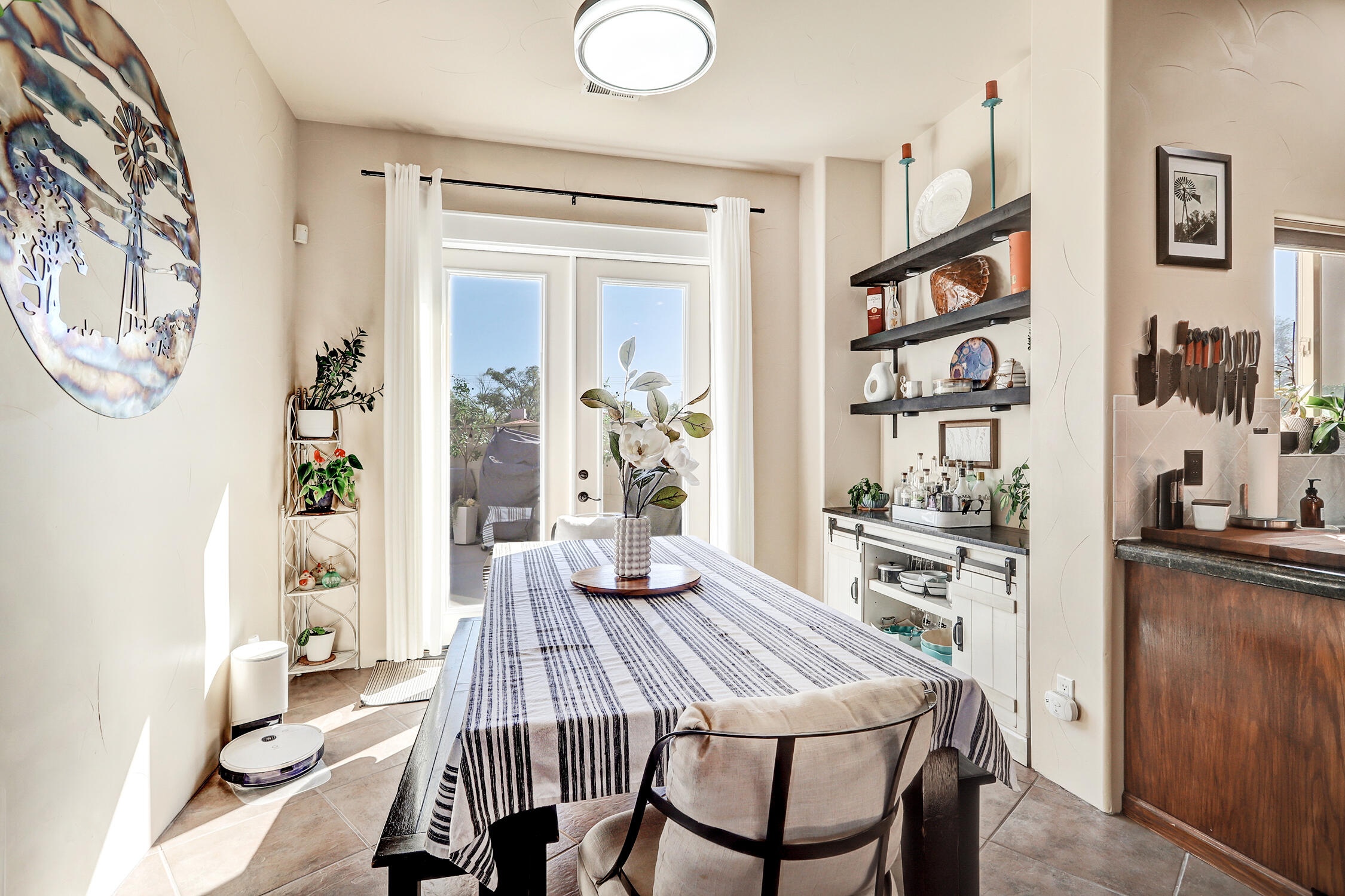 392 CORONADO Lane NE