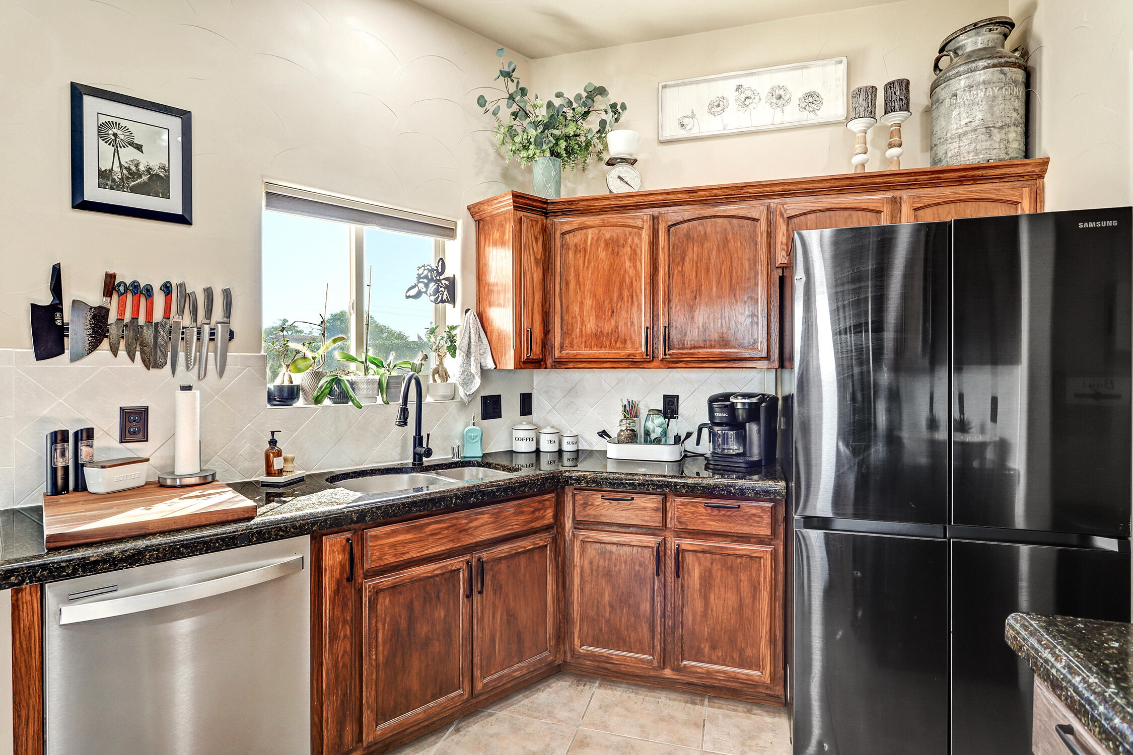 392 CORONADO Lane NE