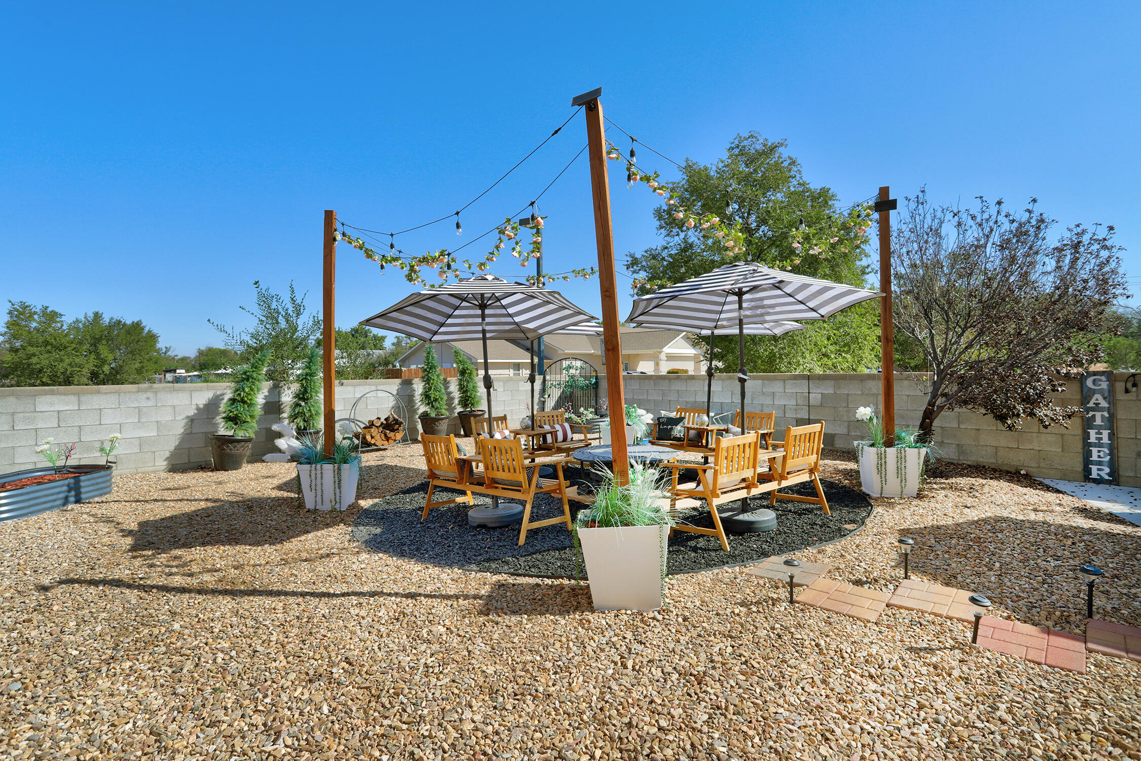 392 CORONADO Lane NE