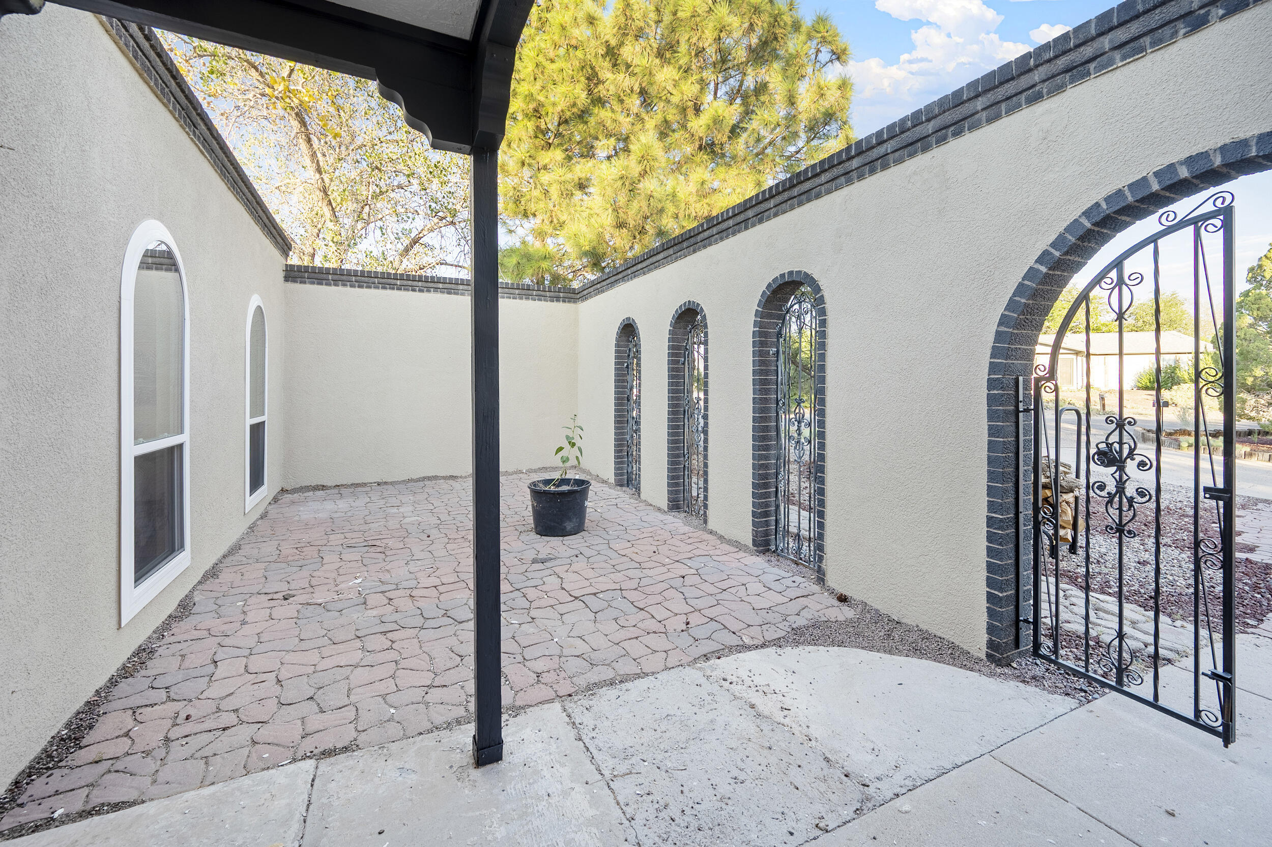 220 TARPON Avenue SE