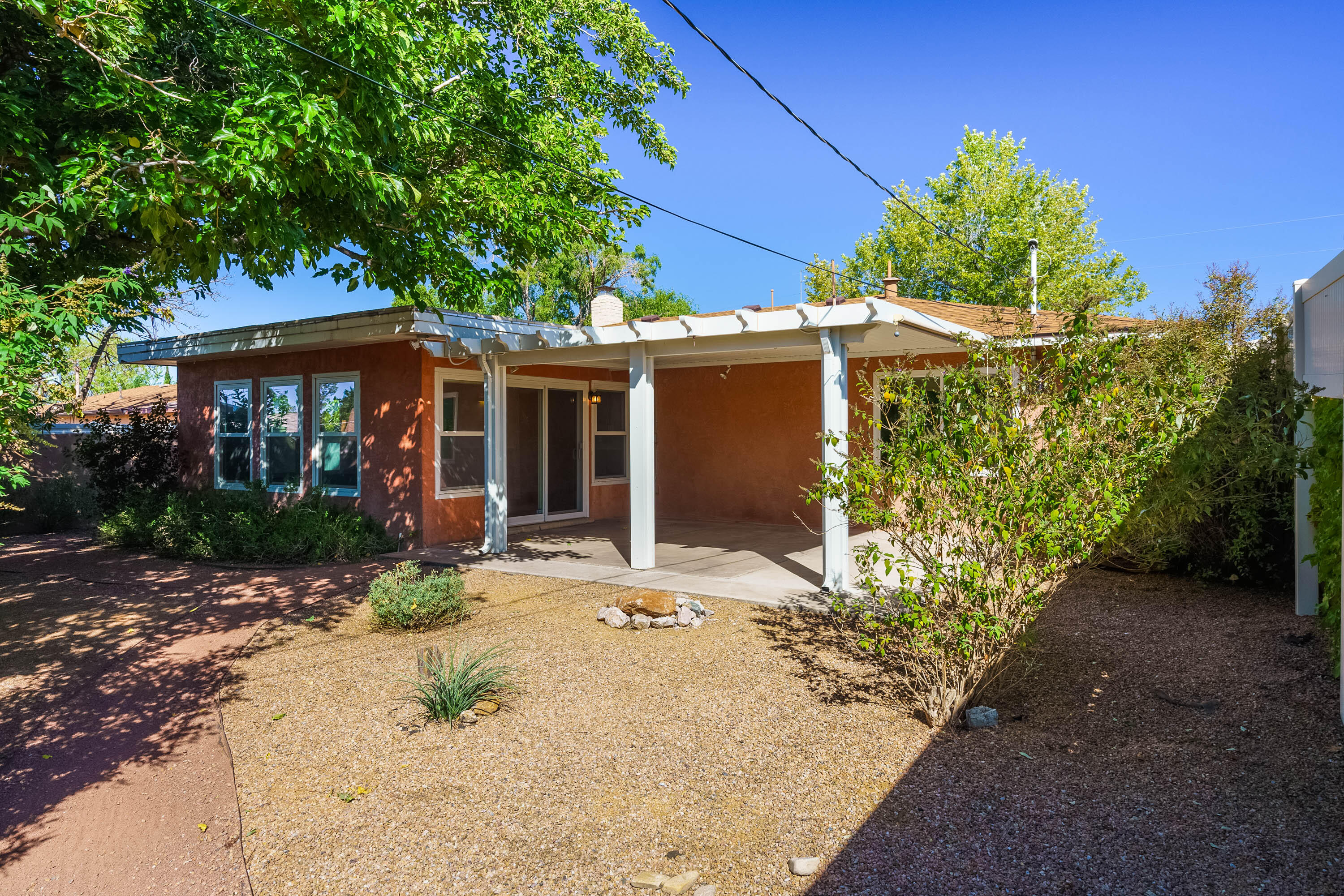 9204 HENDRIX Road NE