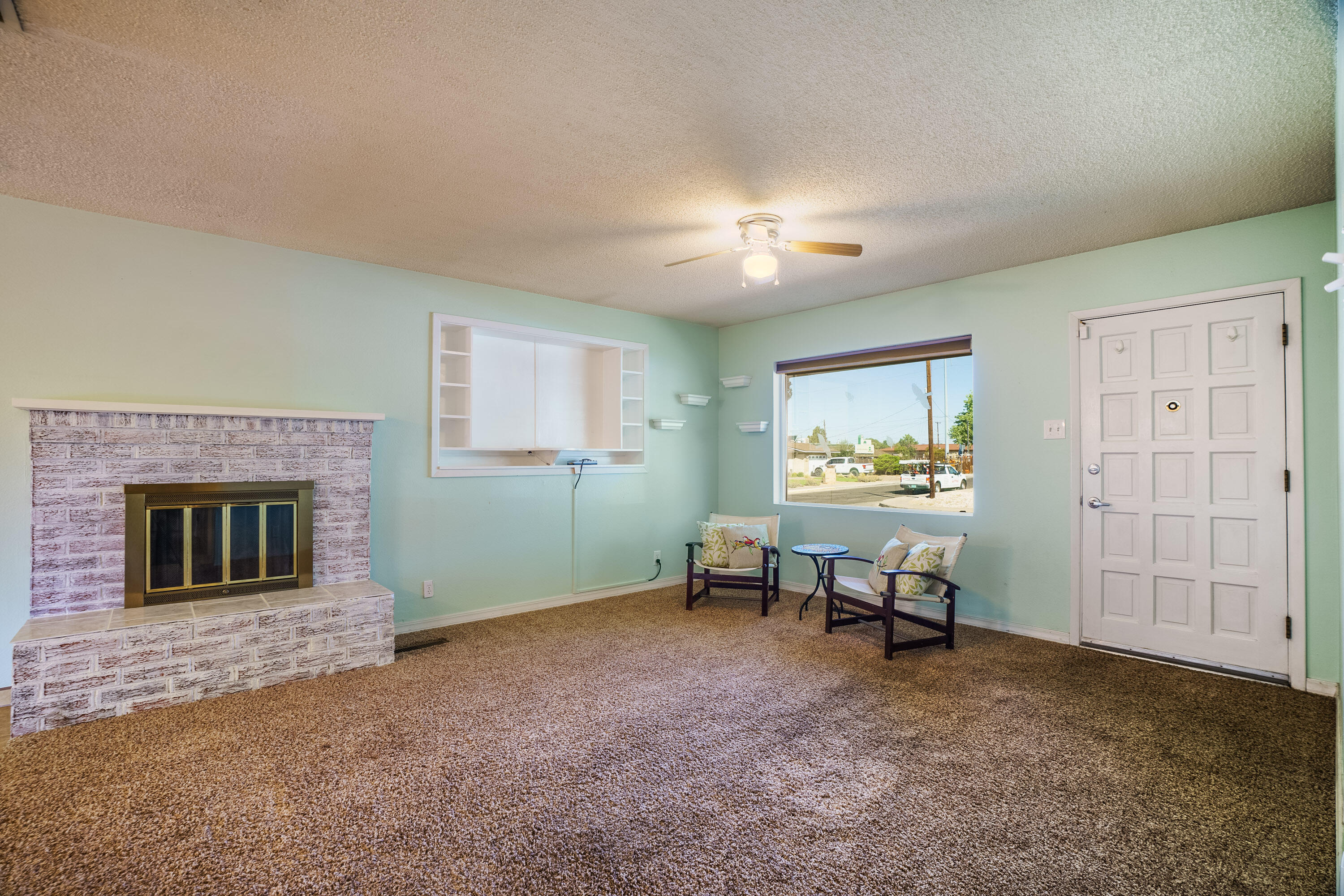 9204 HENDRIX Road NE