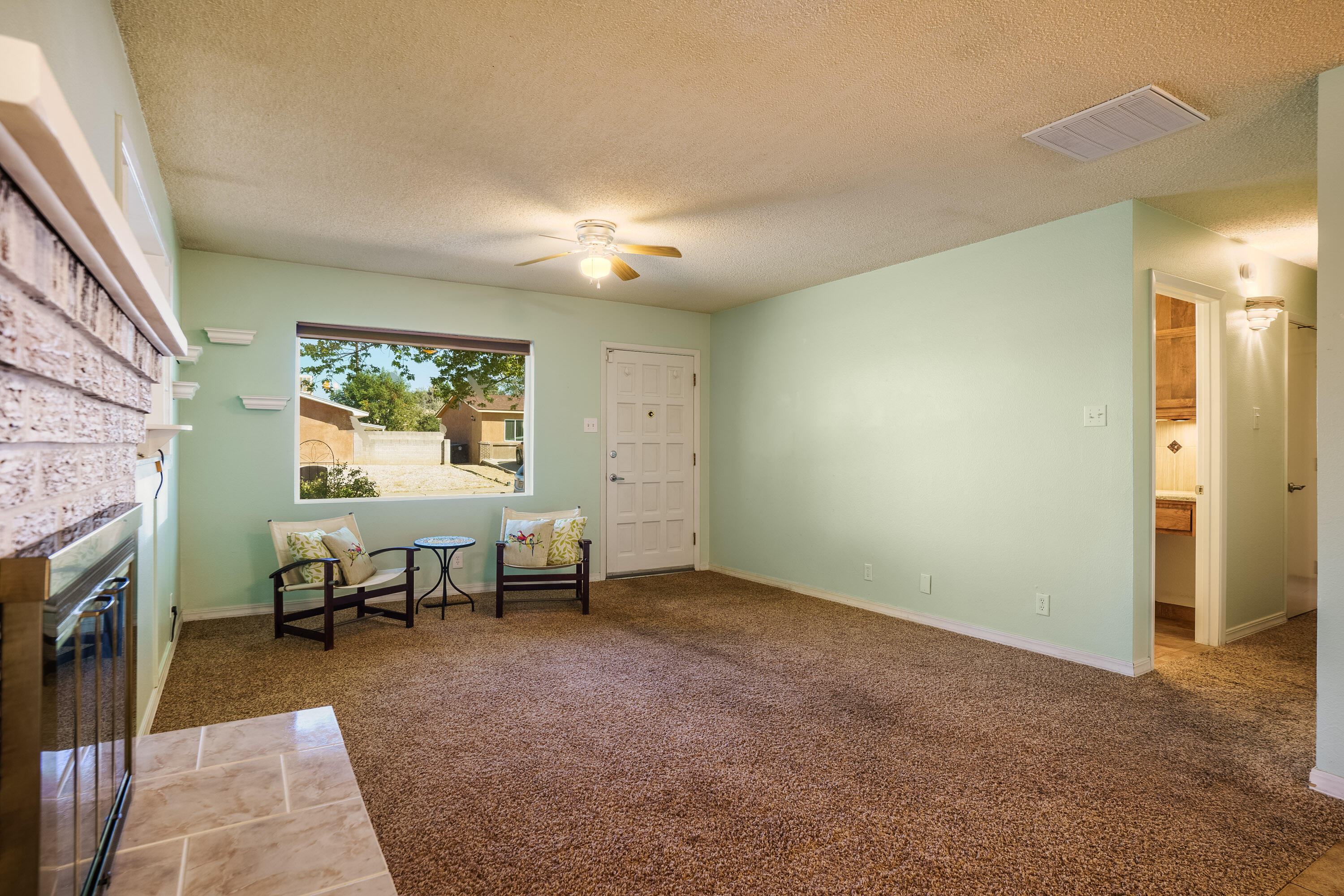 9204 HENDRIX Road NE