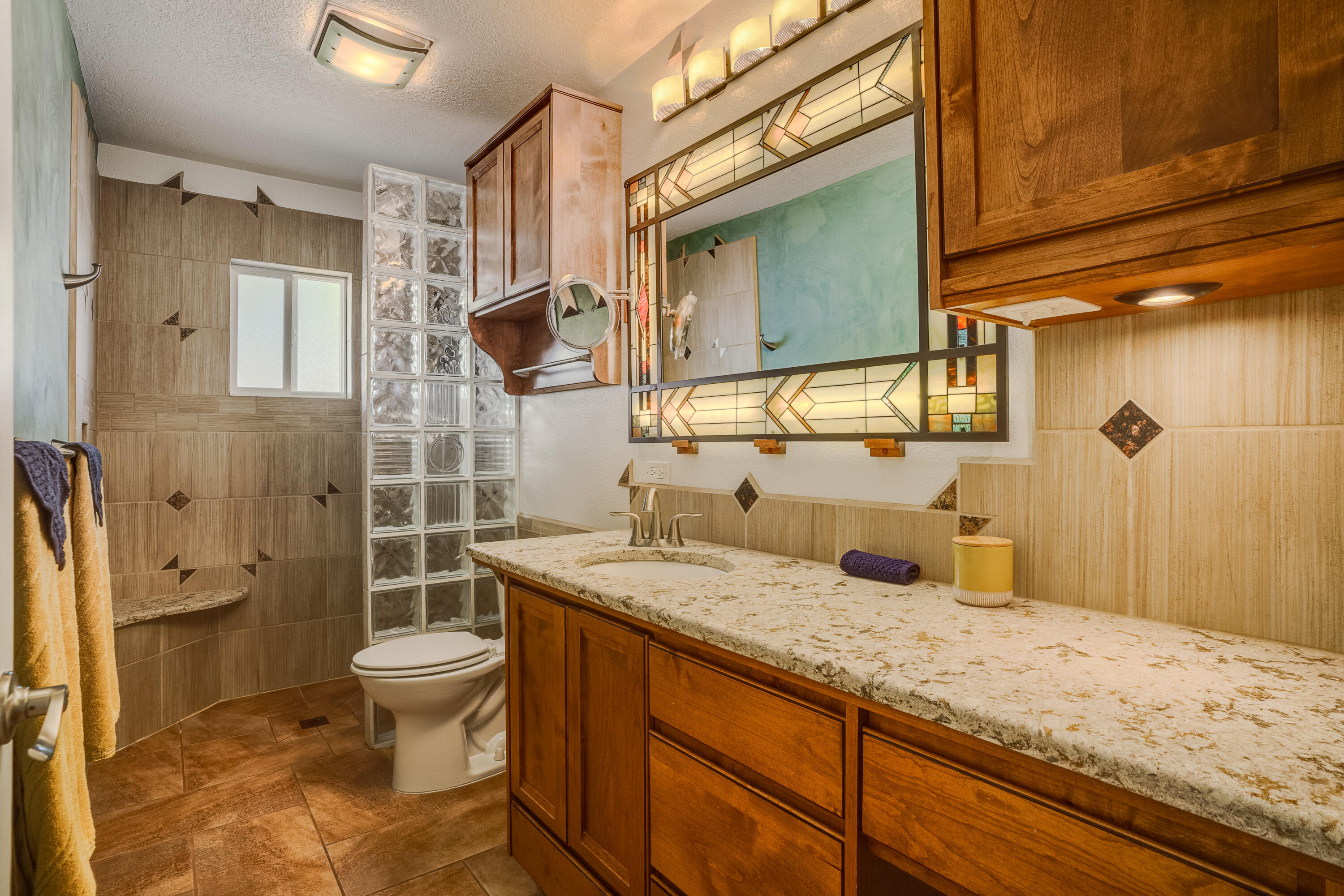 9204 HENDRIX Road NE