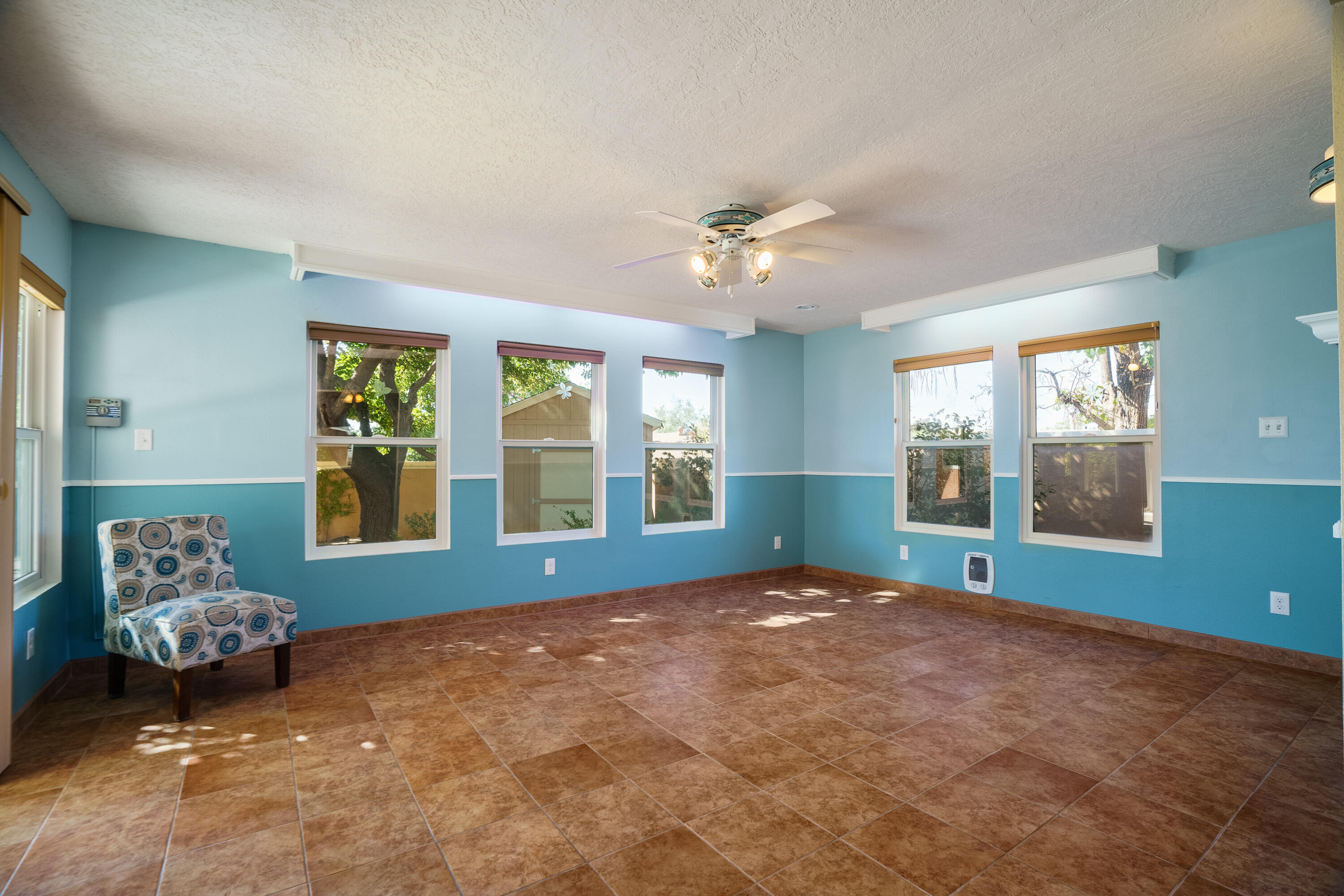 9204 HENDRIX Road NE