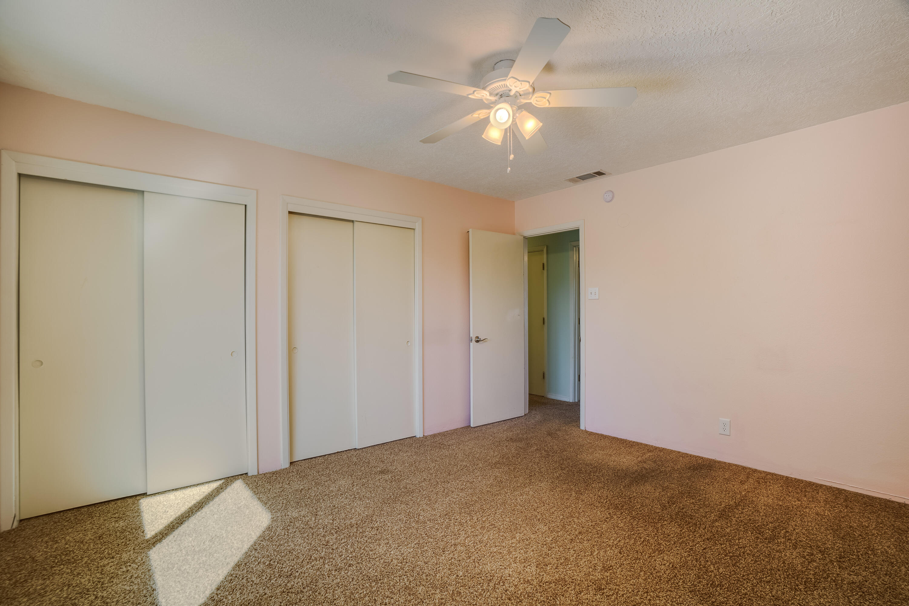 9204 HENDRIX Road NE