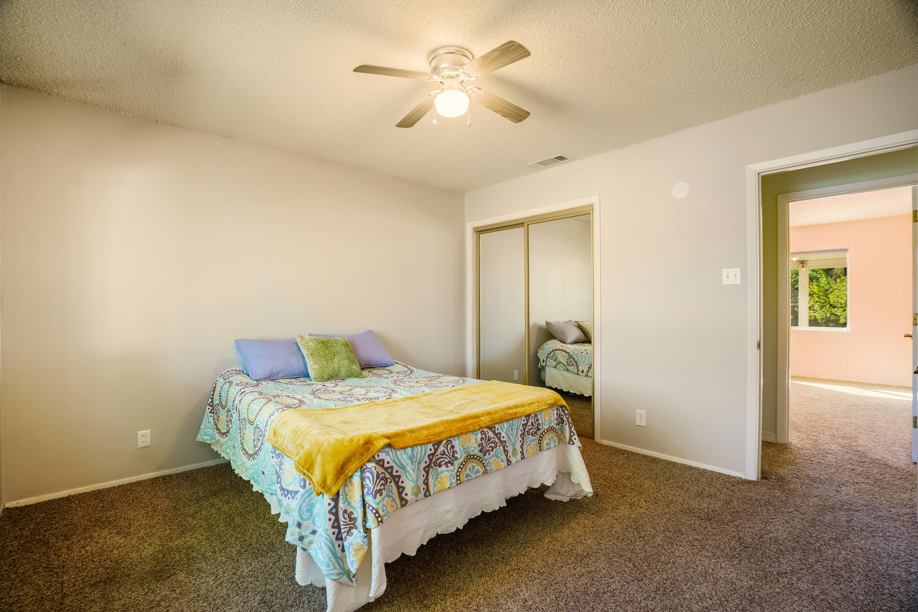 9204 HENDRIX Road NE