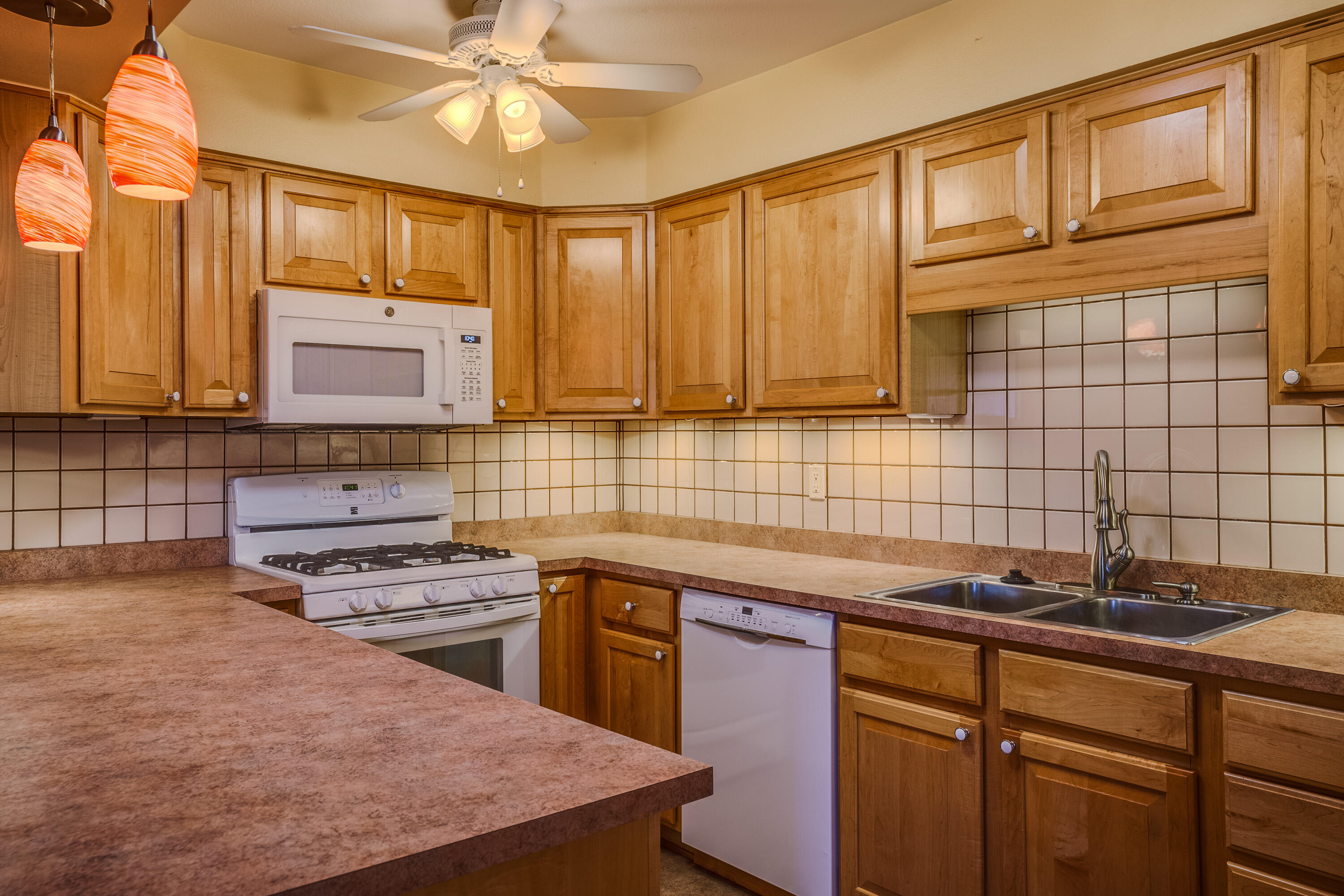 9204 HENDRIX Road NE