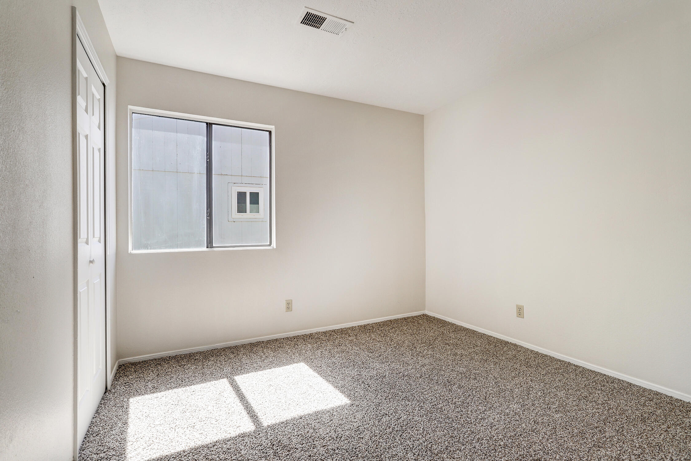 4854 Platinum Loop NE