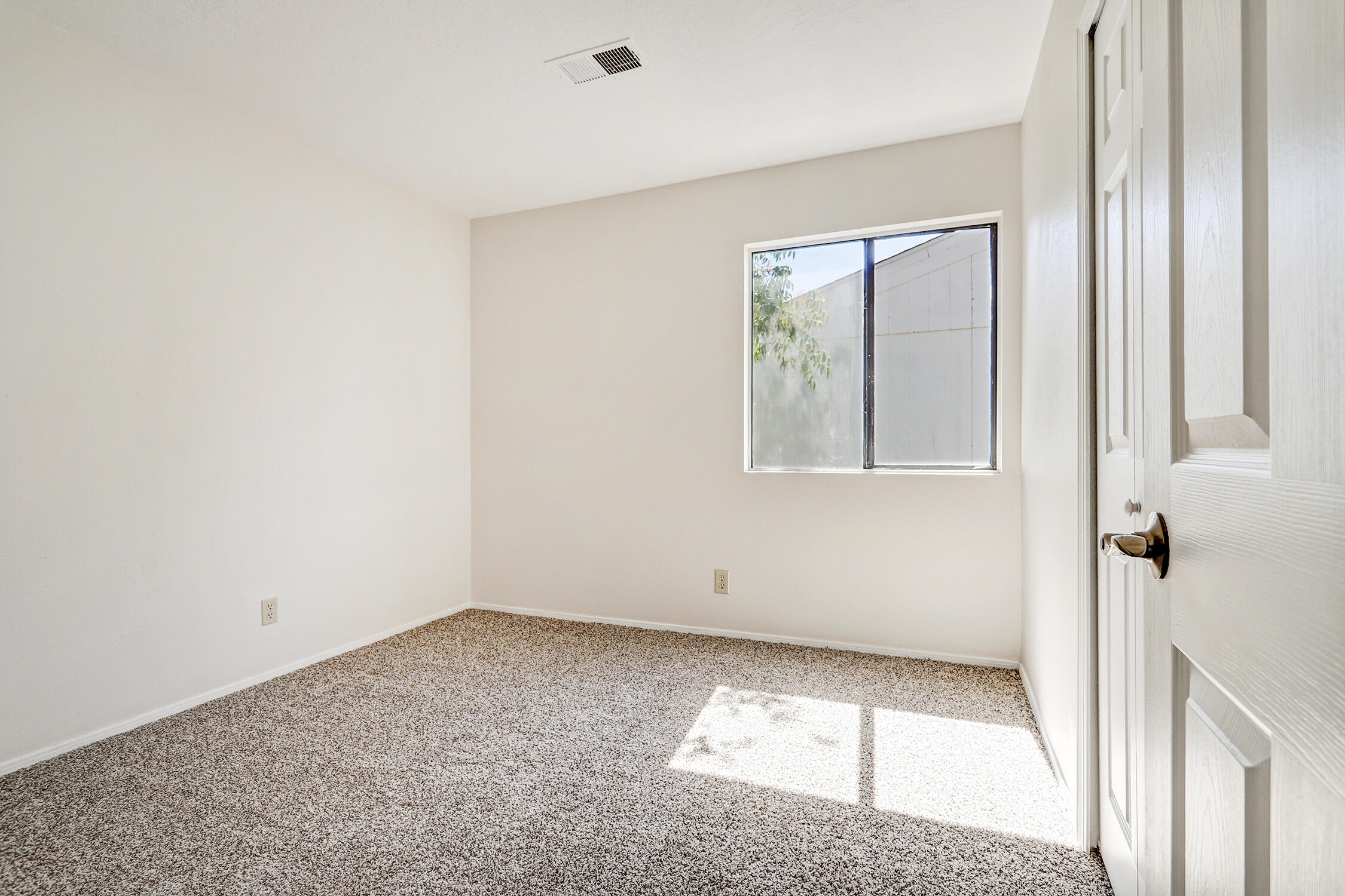4854 Platinum Loop NE